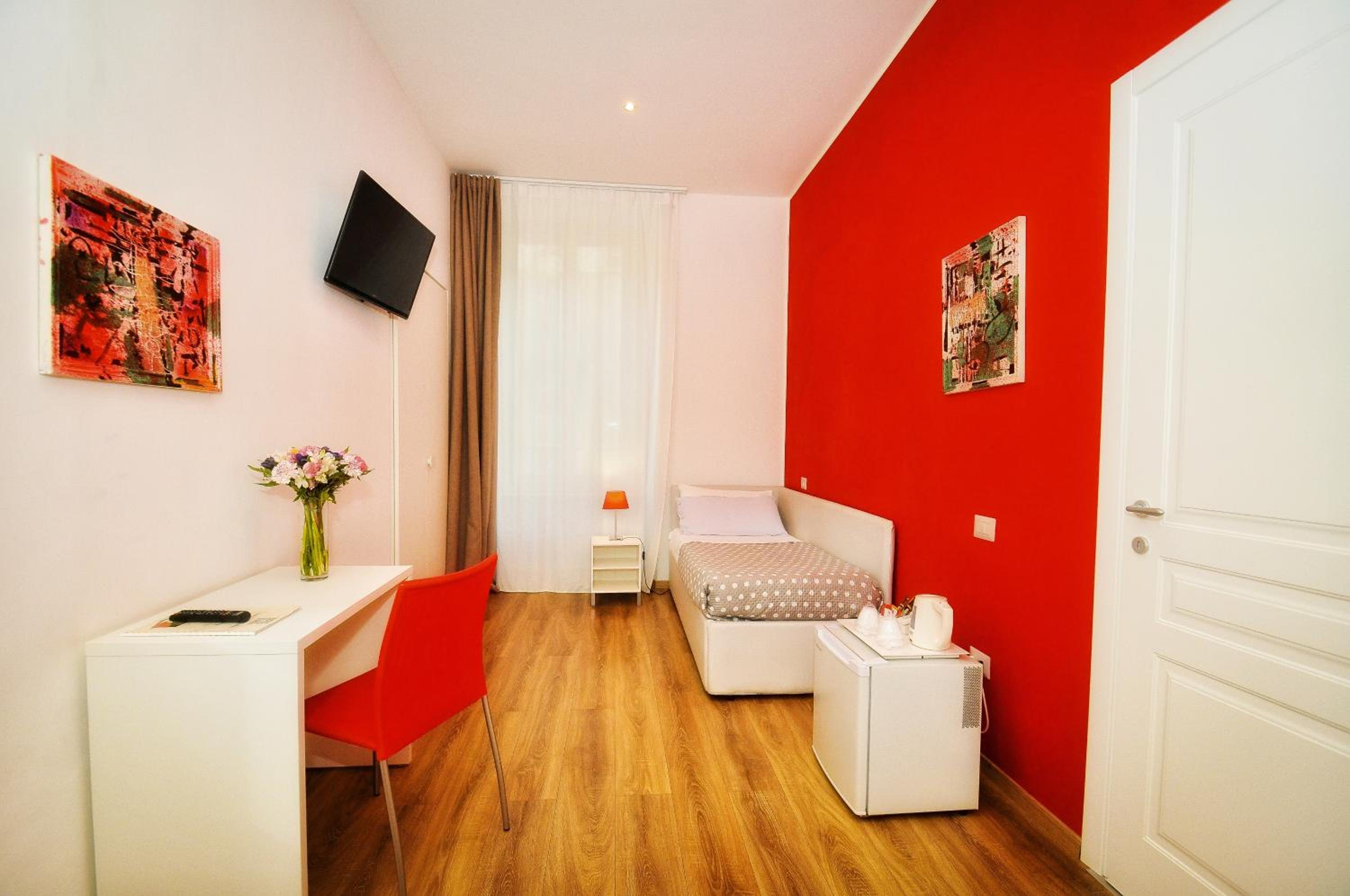 Large Single Room photo 1
