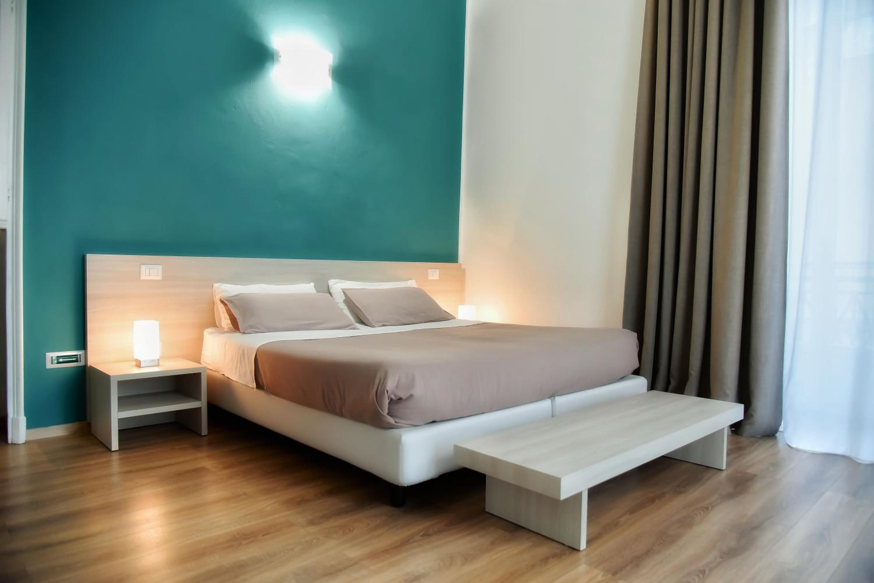 Deluxe Double or Twin Room - Photo 12