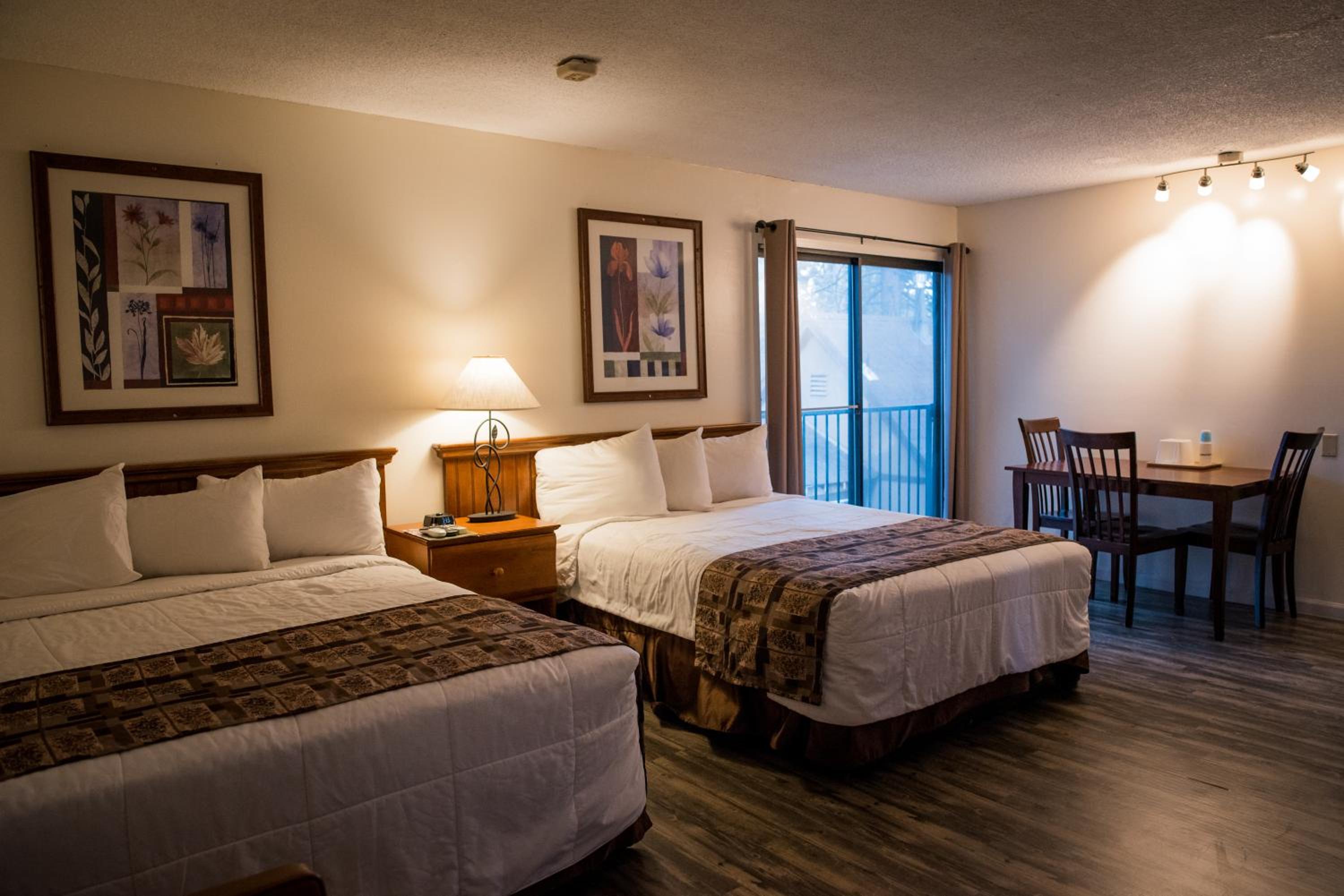Deluxe Queen Room with Two Queen Beds and Kitchen - Photo 6