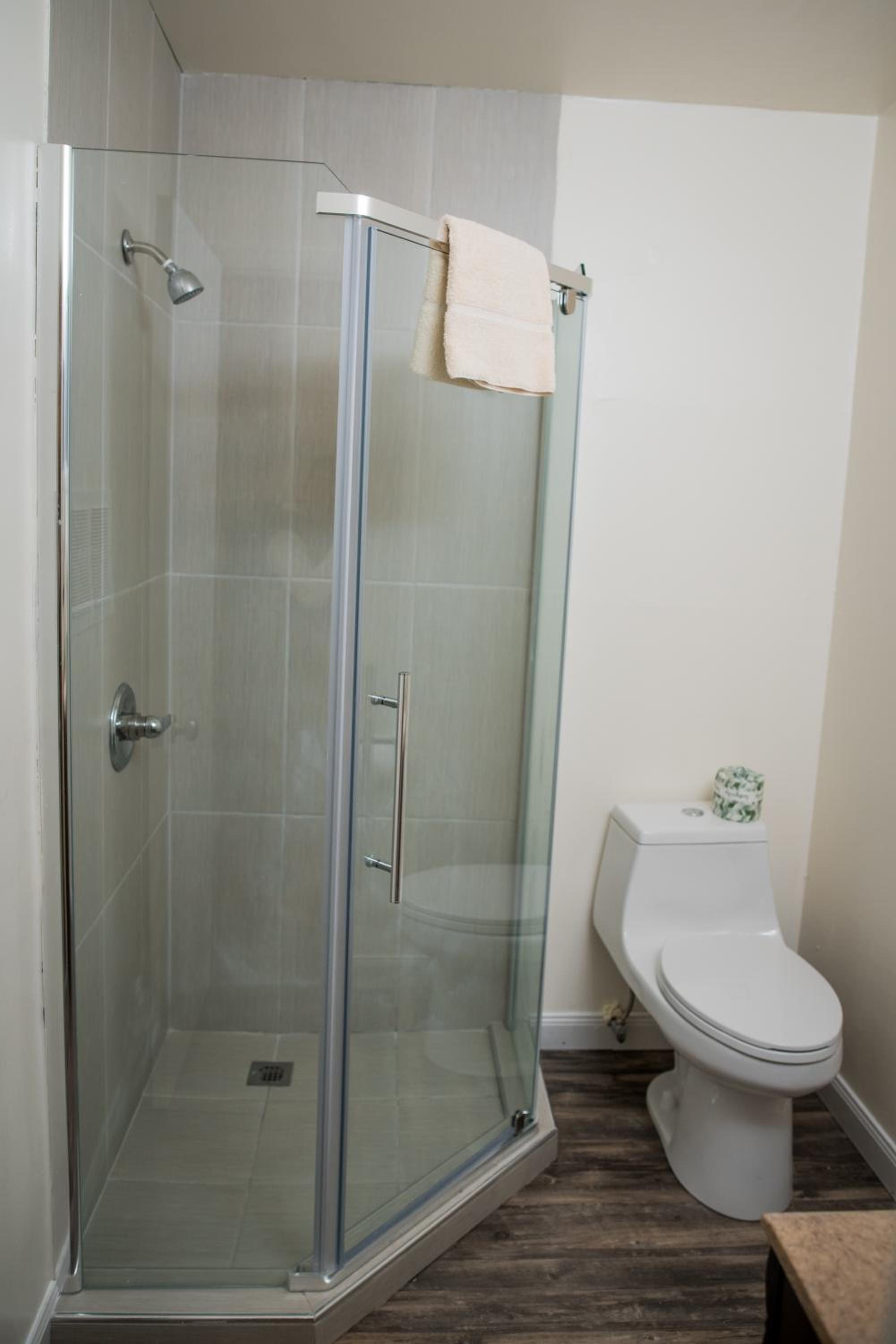 Standard King Room - Photo 3