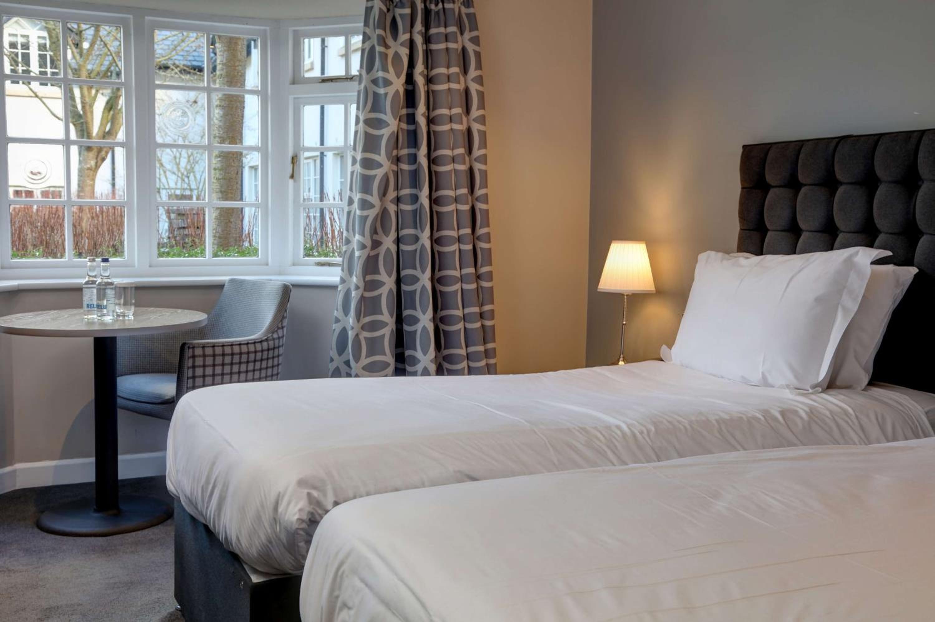 Standard Twin Room - Photo 6