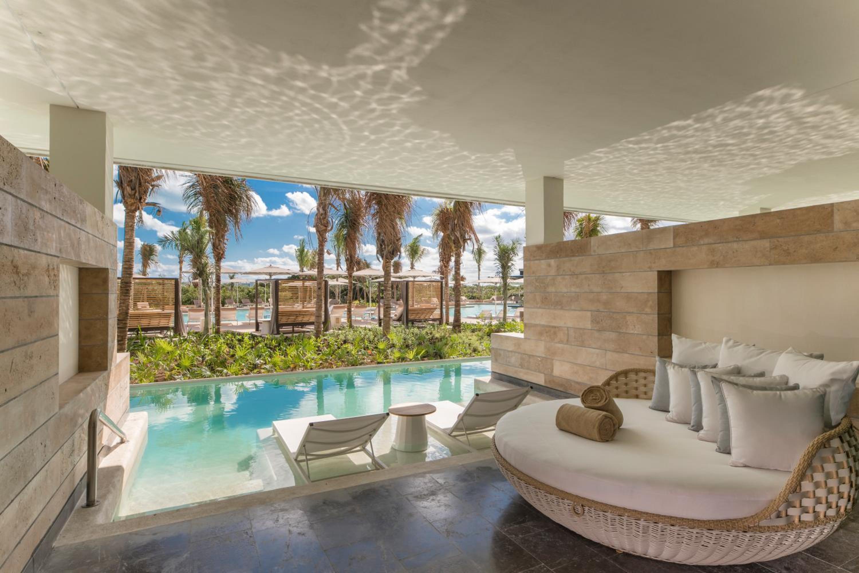 Suite Junior INSPIRA con Acceso Directo a la Piscina - Cama King