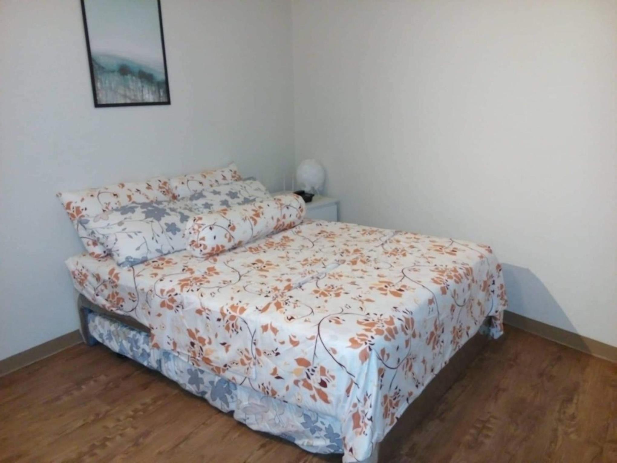 One-Bedroom Apartment - Photo 1