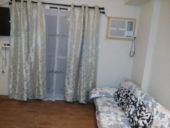 One-Bedroom Apartment - Photo 3