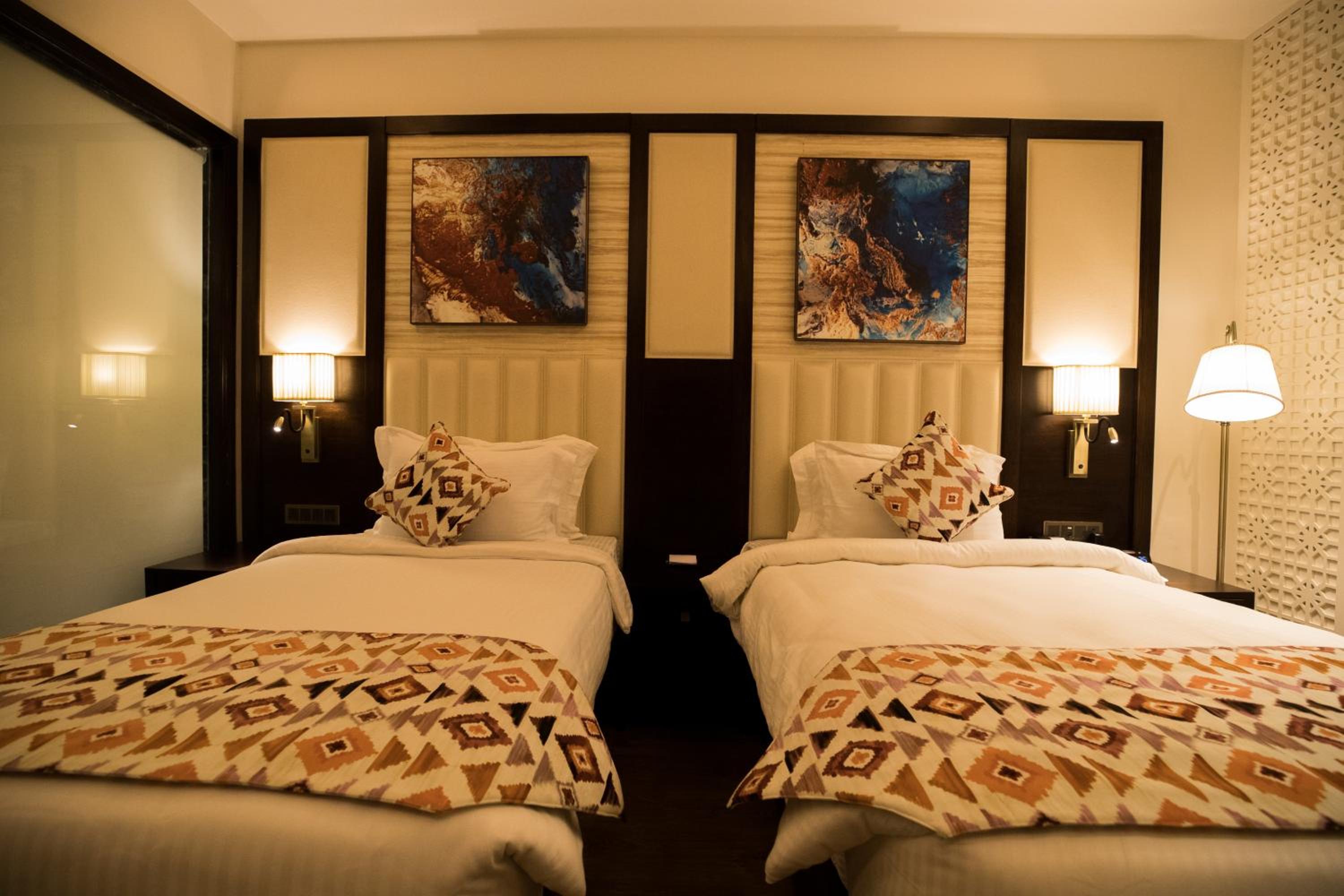 Twin Room (Non Smoking) - Book & Unlock Exclusive Discounts - Photo 3