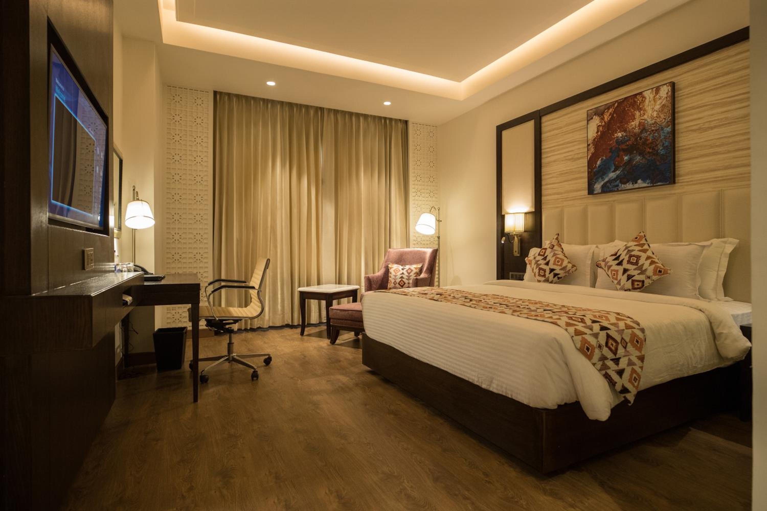 Double Room (Non Smoking) - Book & Unlock Exclusive Discounts - Photo 4