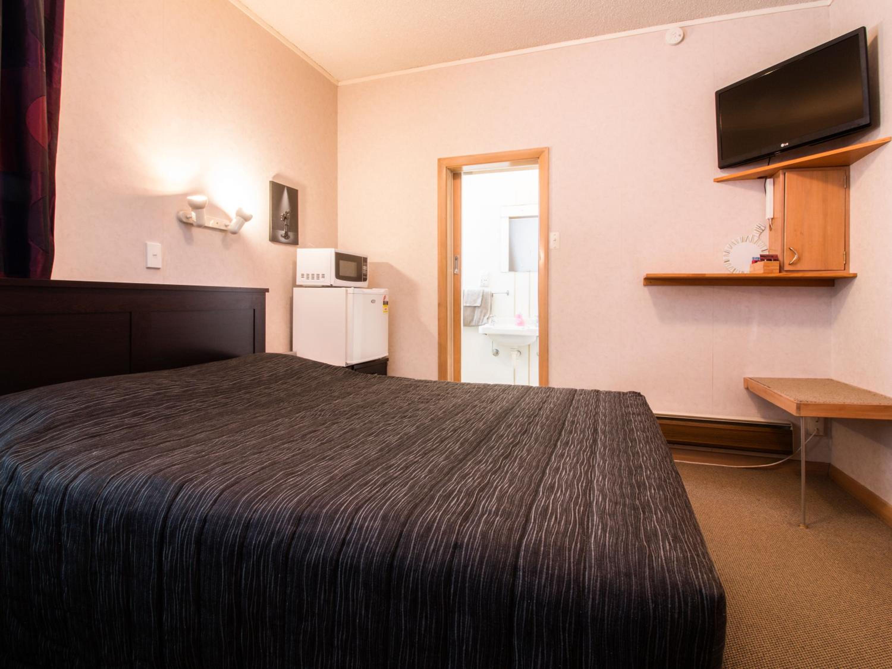 Standard Double Room - Photo 7