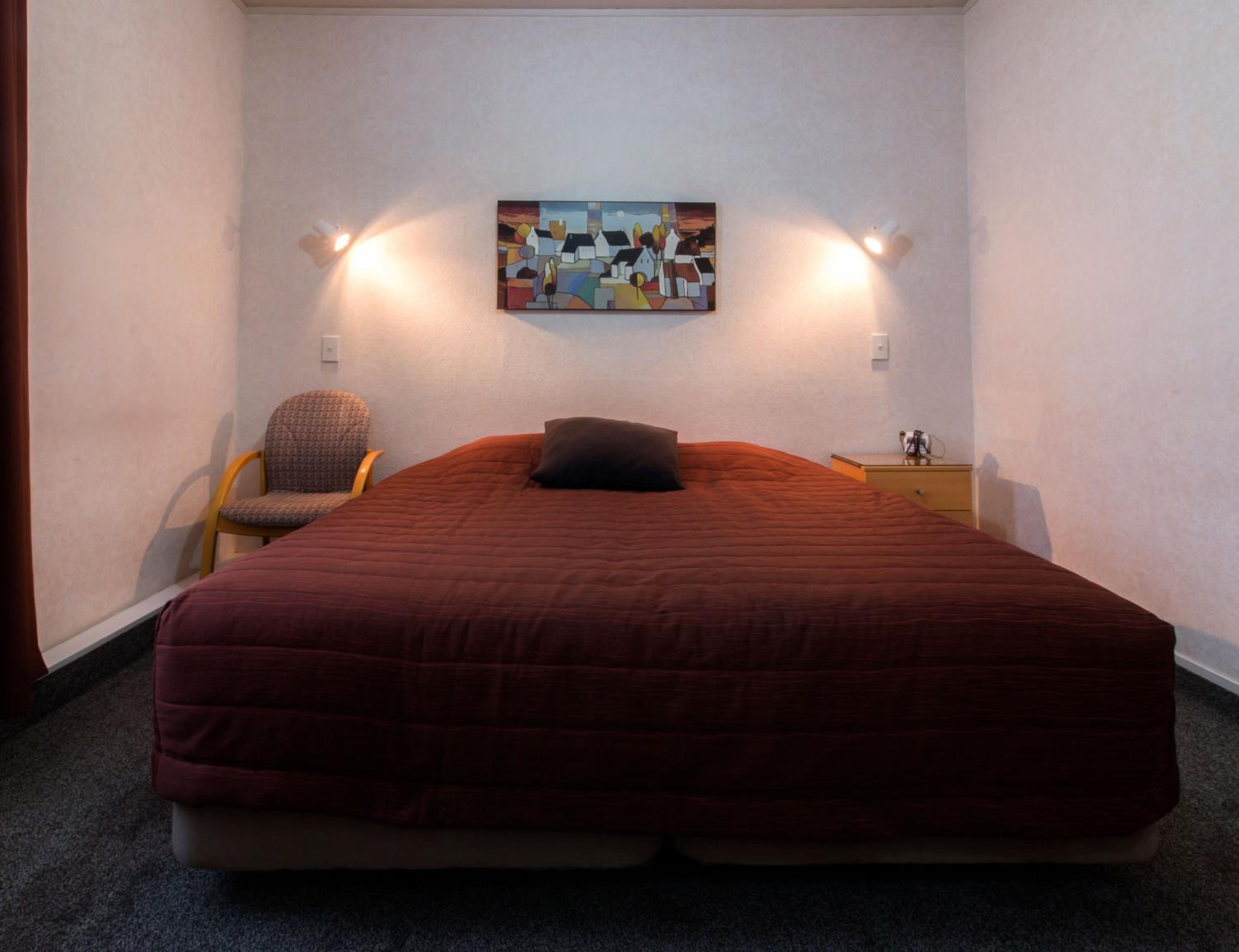 Standard Double Room - Photo 12