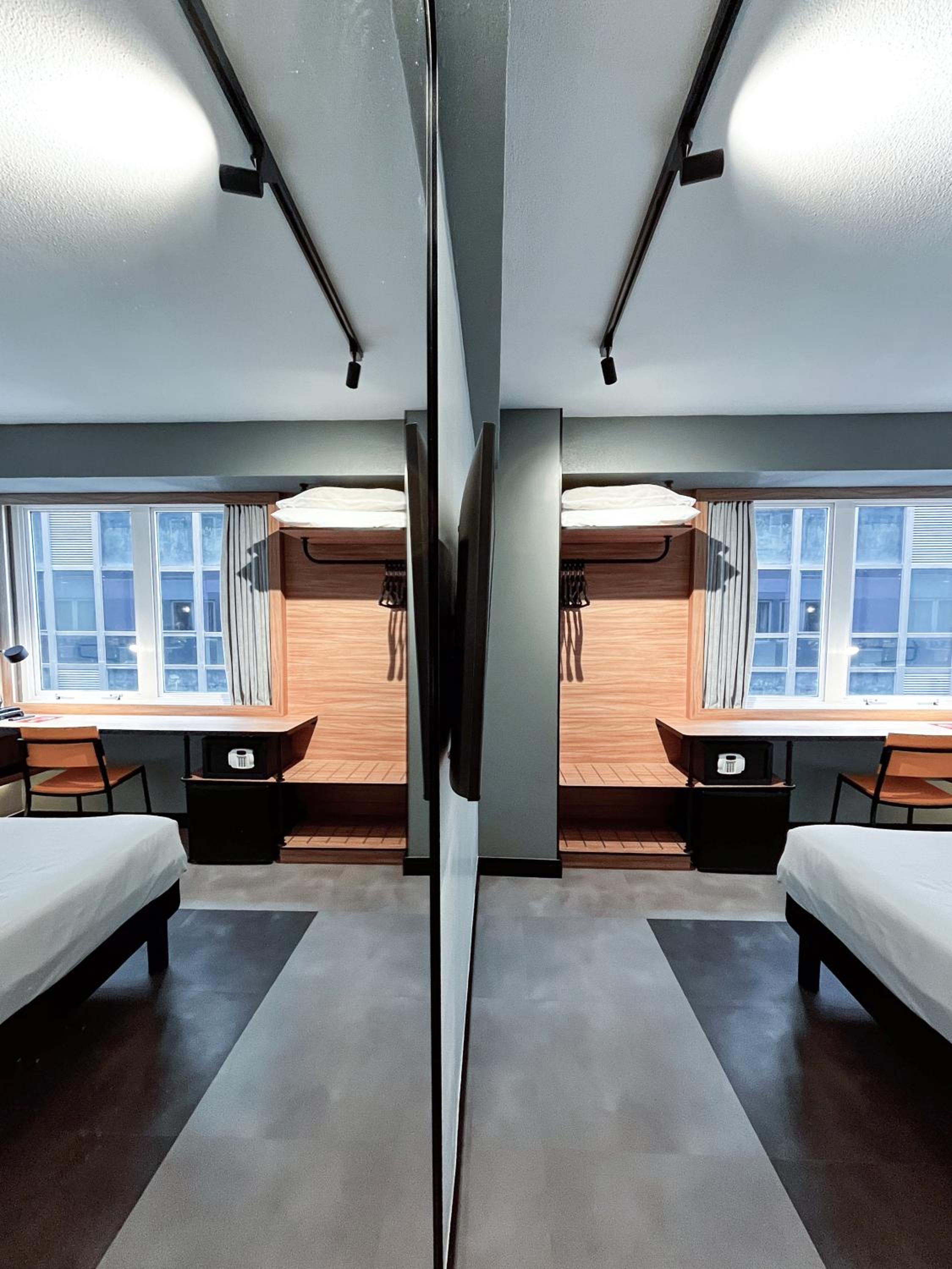 Available room thumbnail 5