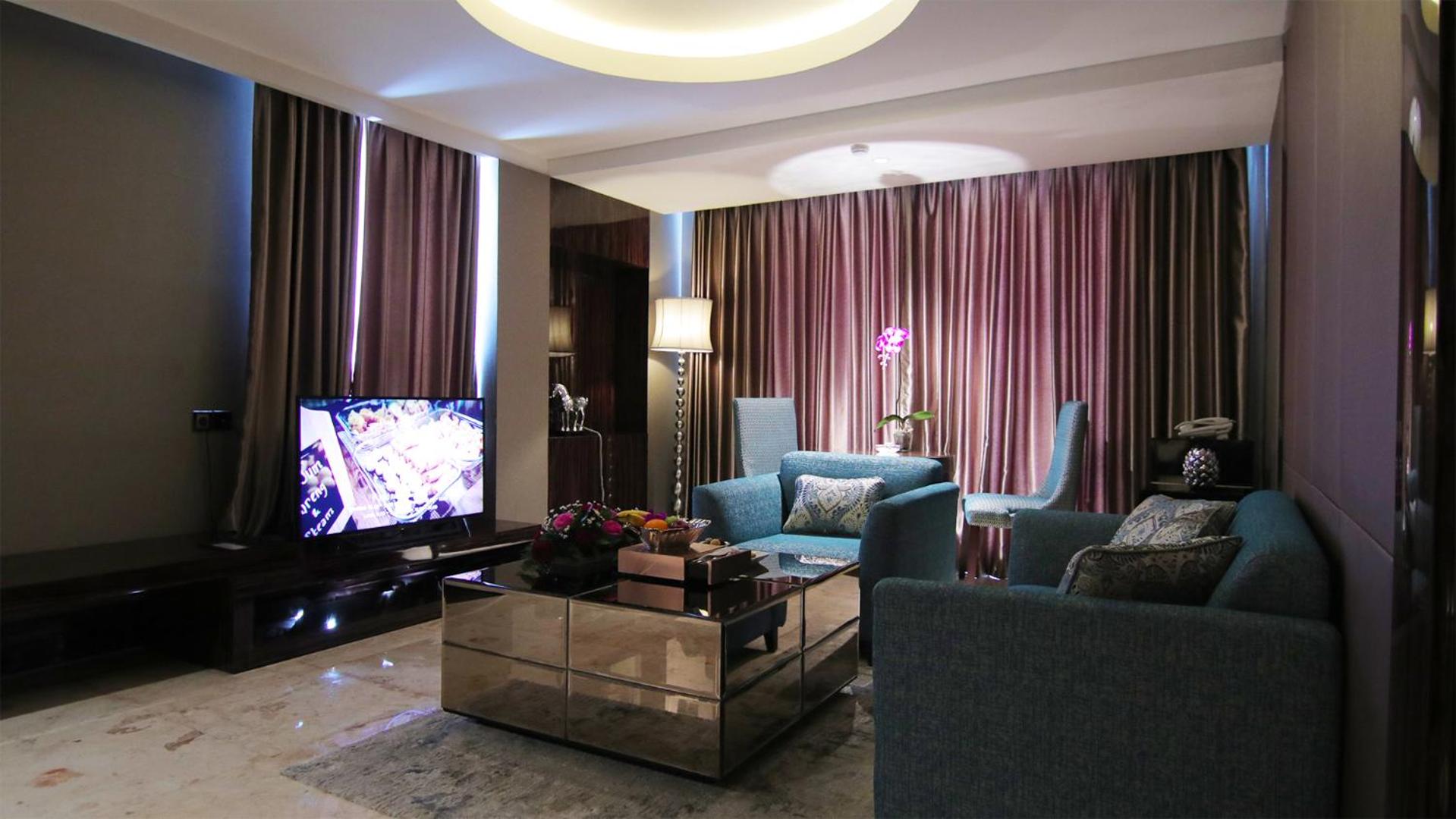Executive Suite - Photo 5