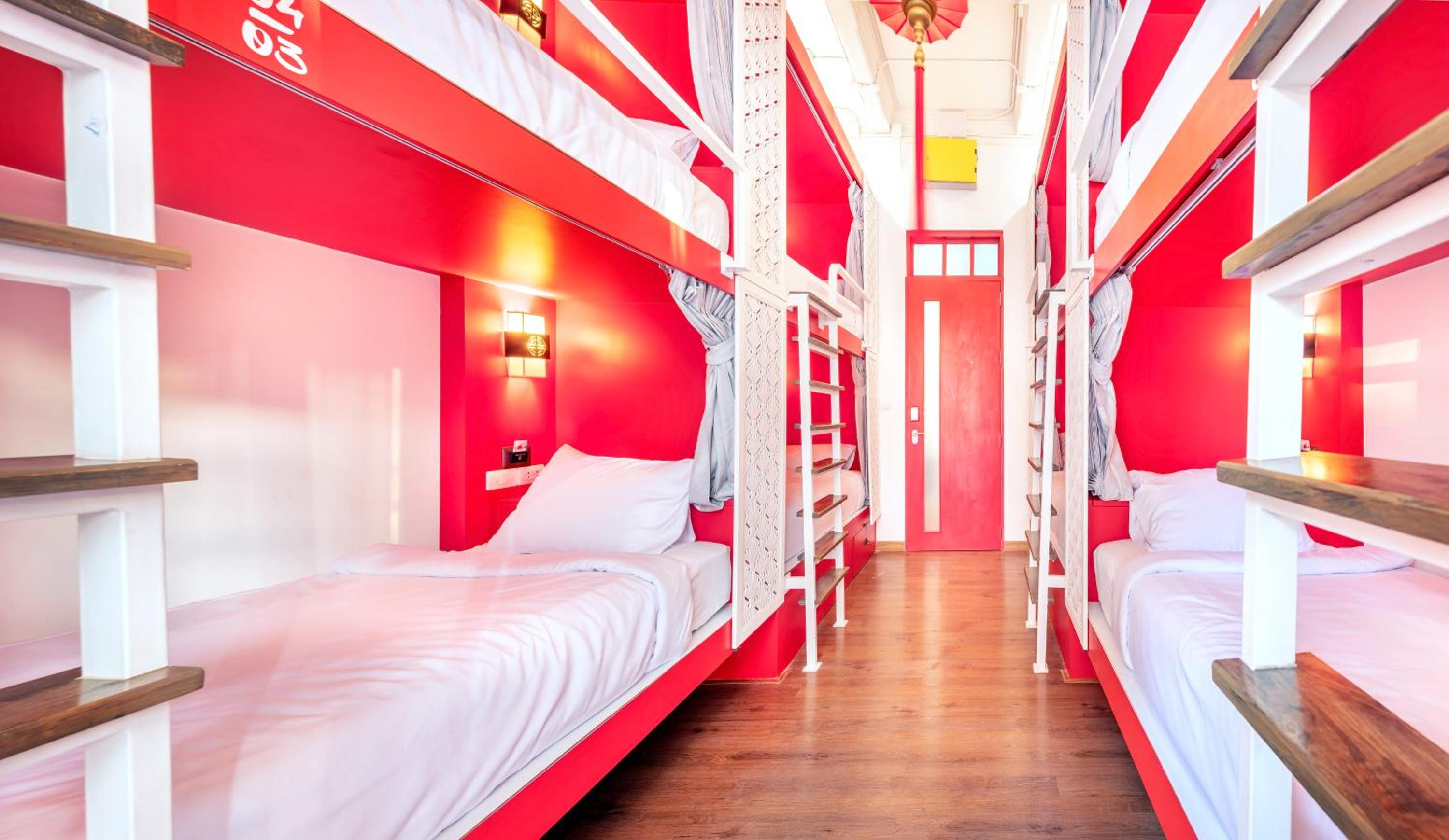 8-Bed Mixed Dormitory Room photo 3