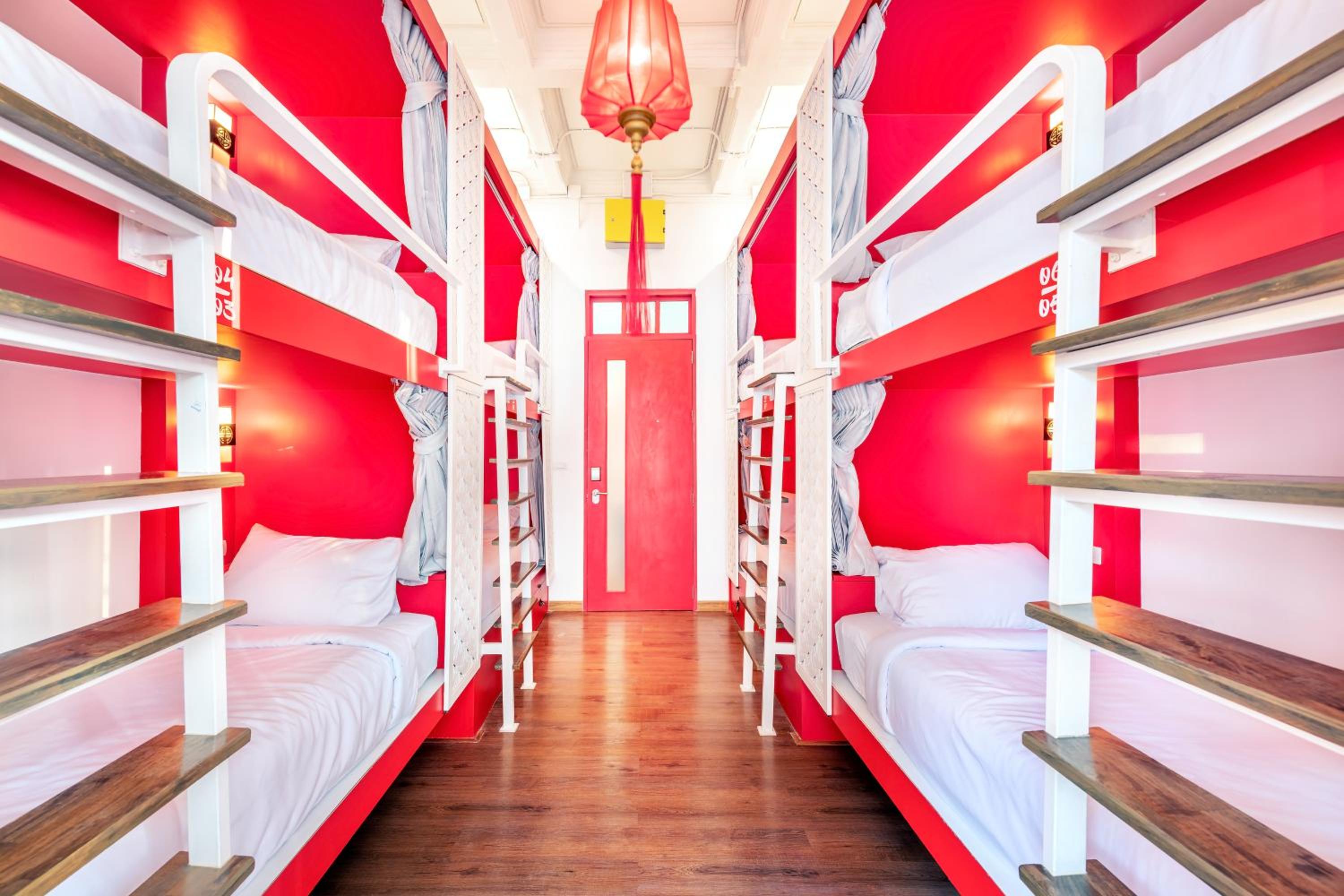 8-Bed Mixed Dormitory Room photo 2