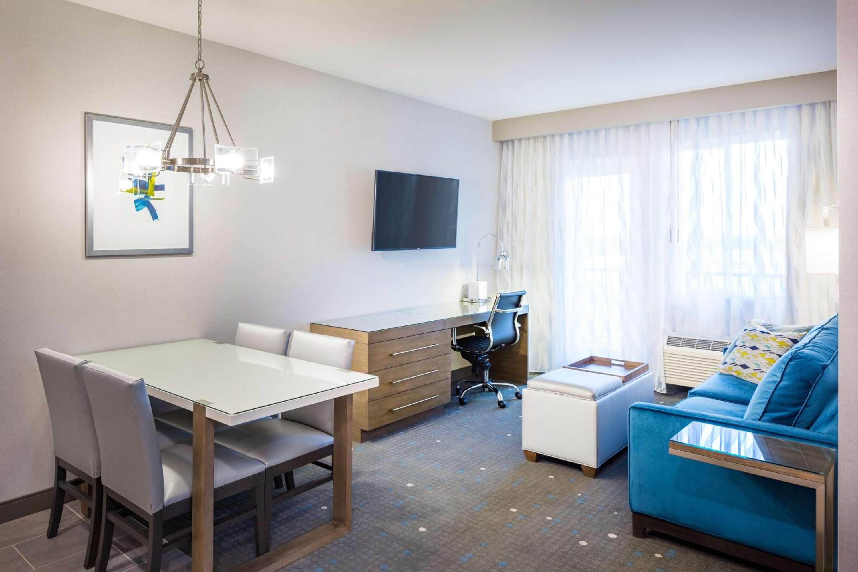 King Suite with Sofa Bed and Wet Bar