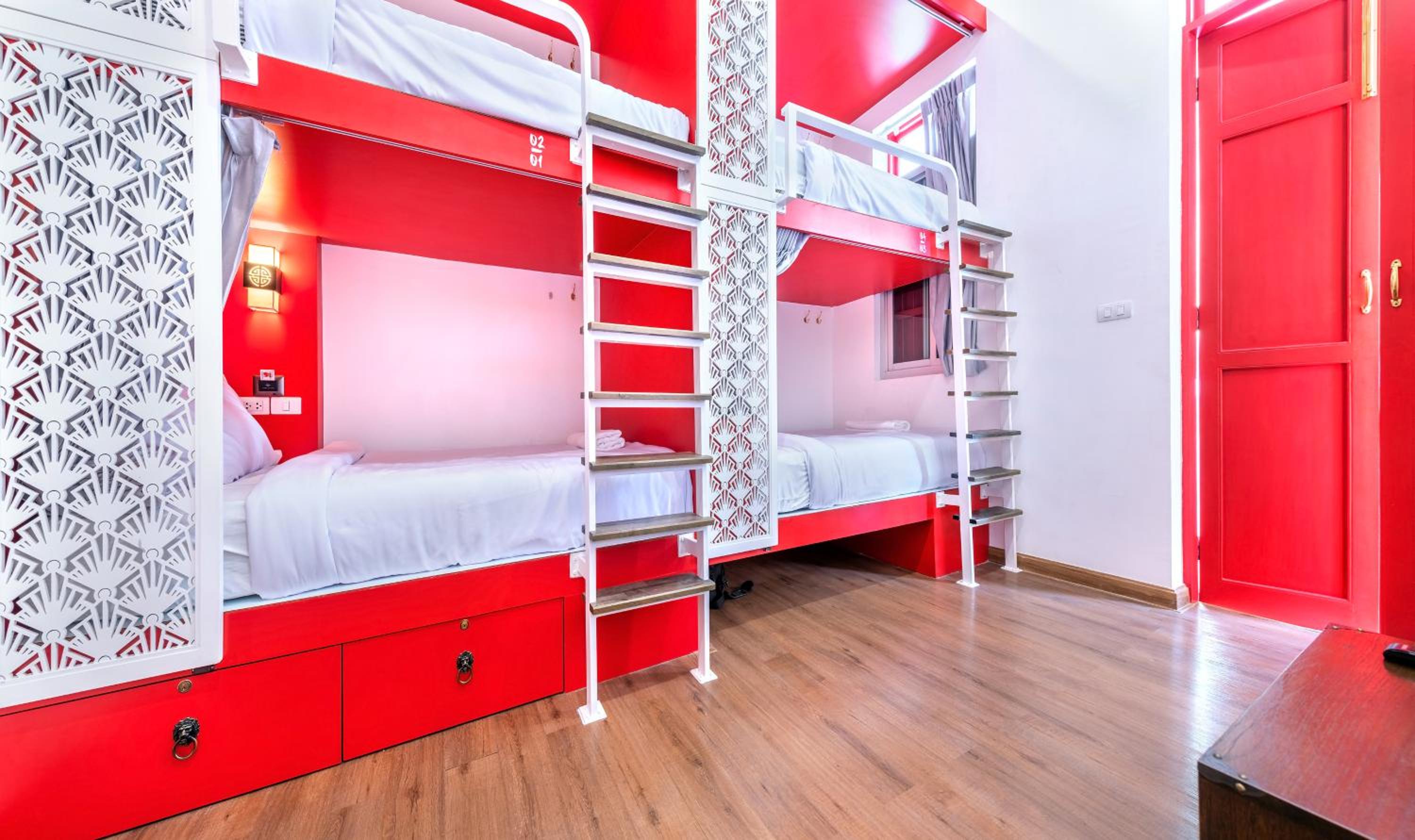 Quadruple Room with Shared Bathroom photo 1