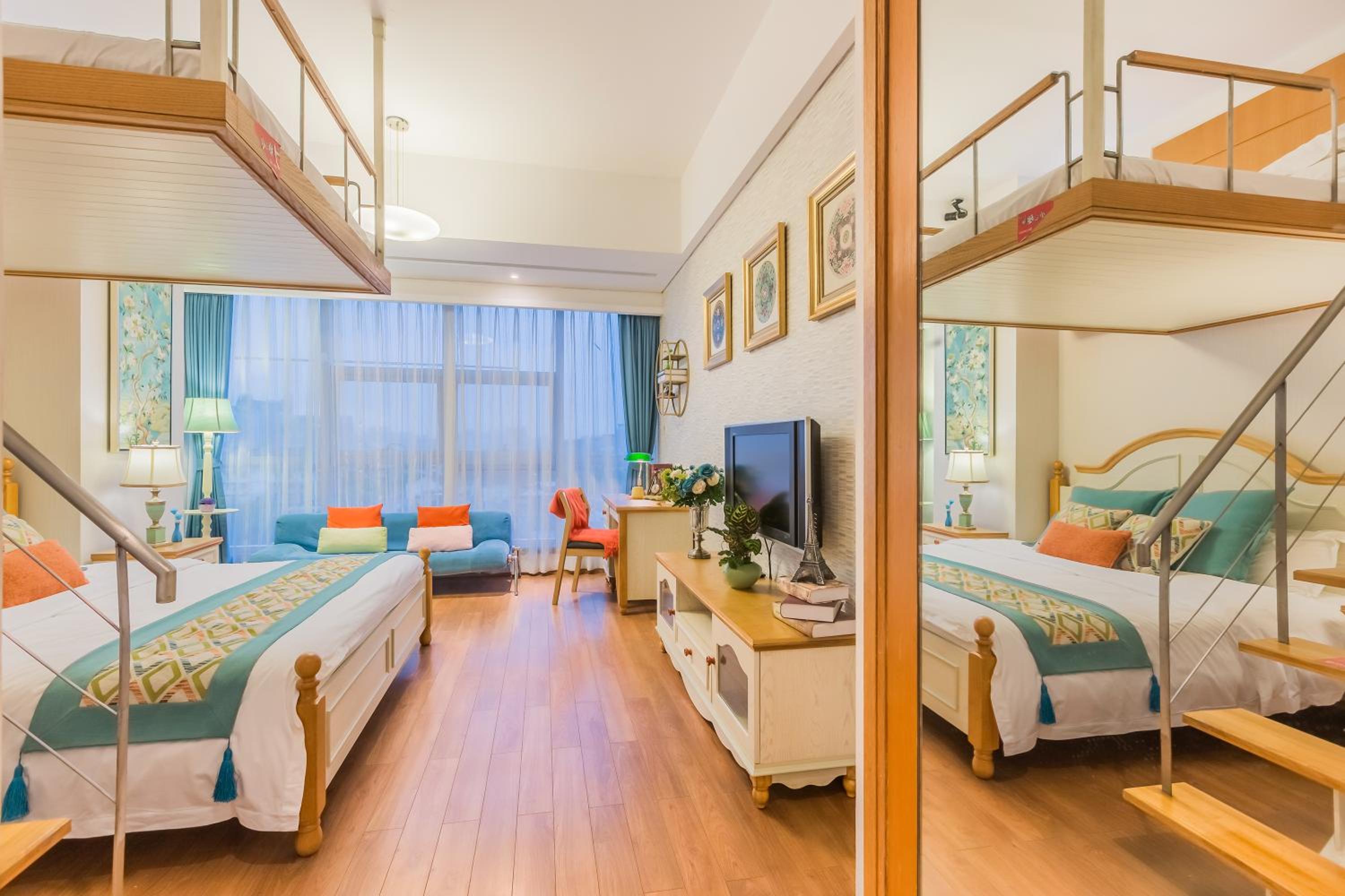 Family Room (2 Adults + 1 Child) - Photo 4