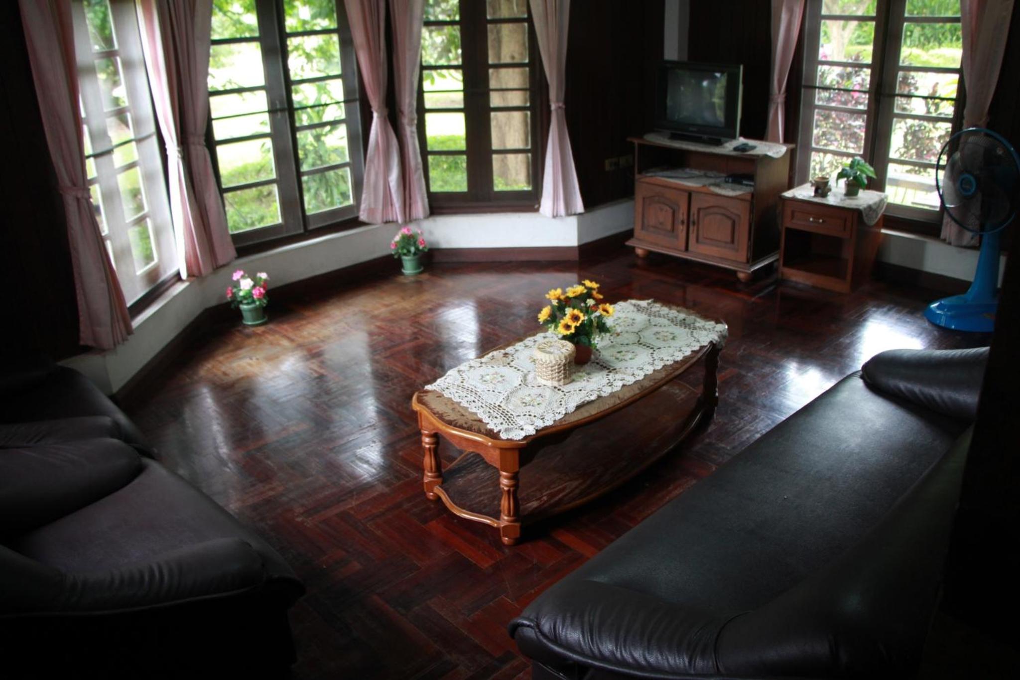 Deluxe Villa (6 Adults) photo 3