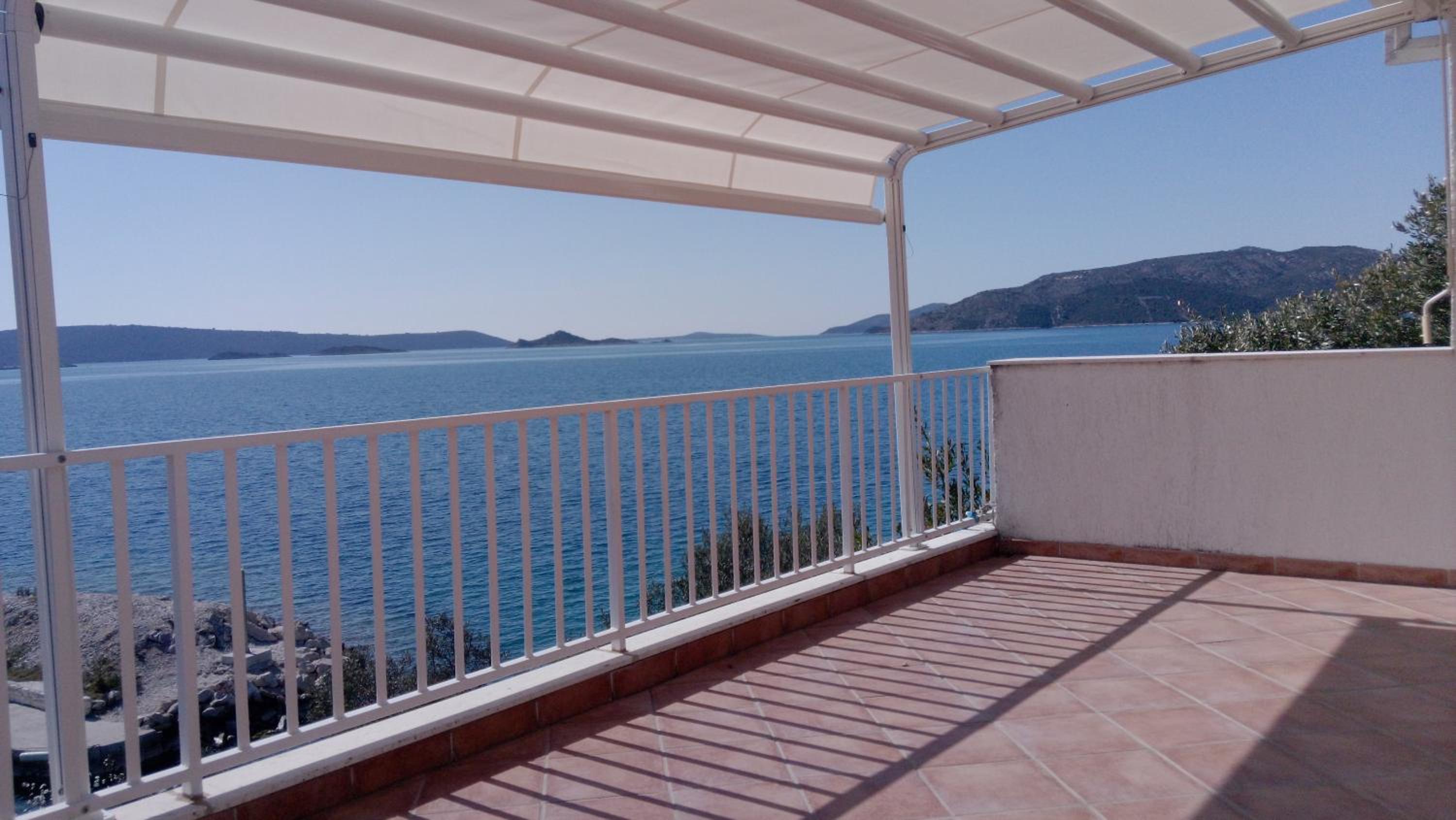 Apartment with Sea View - Photo 18
