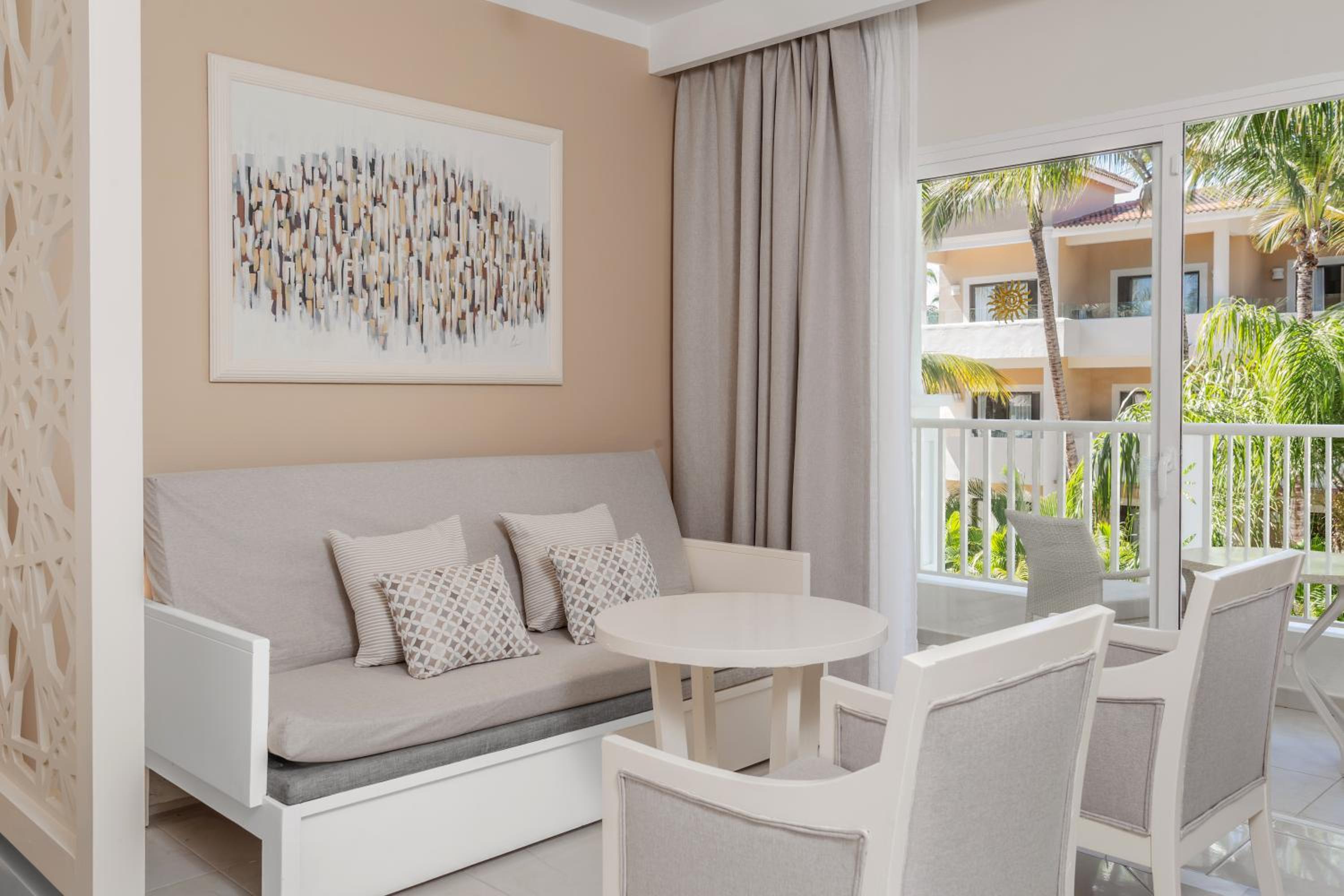 2 Double Beds Junior Suite SGL