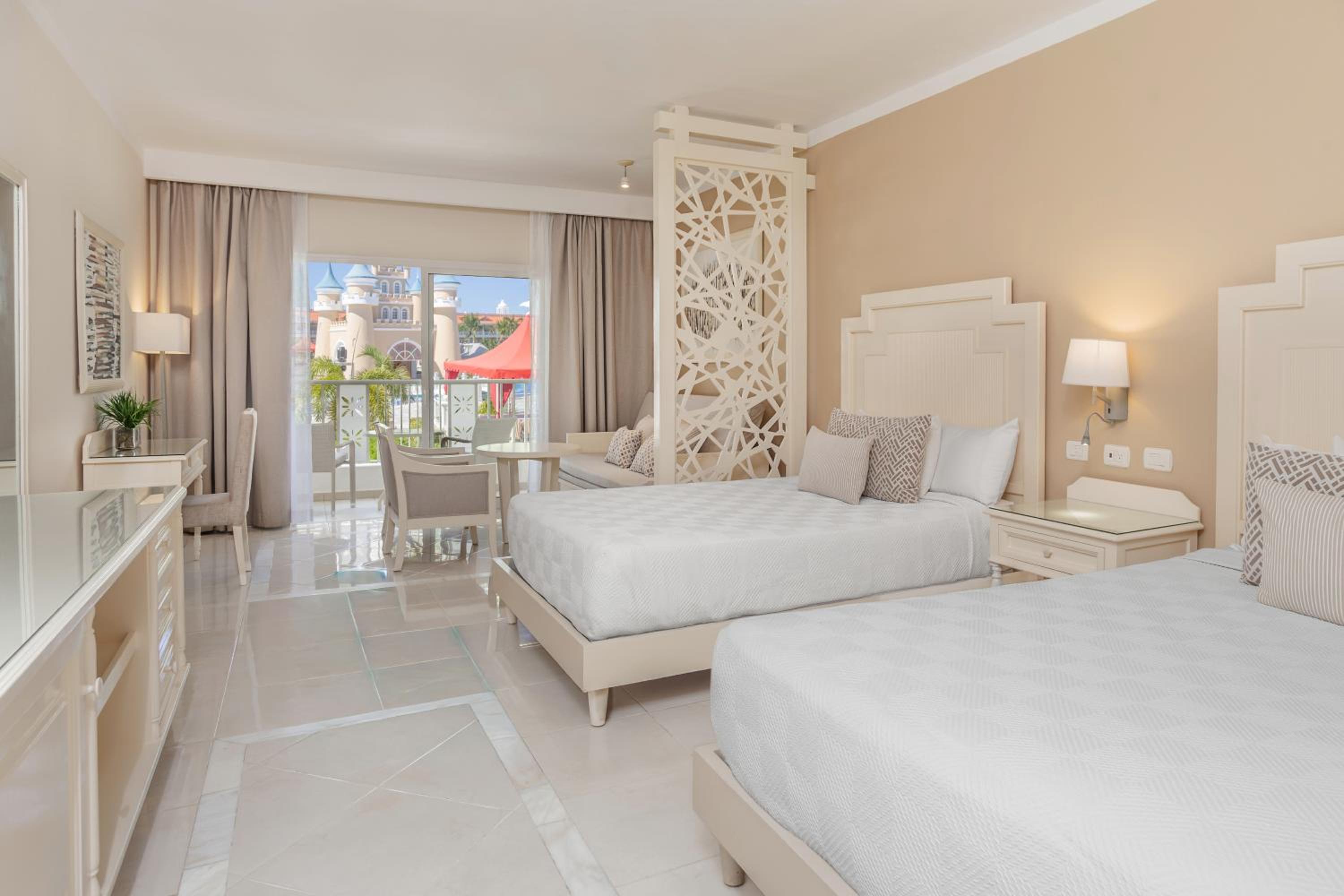 2 Double Beds Castle View Junior Suite DBL