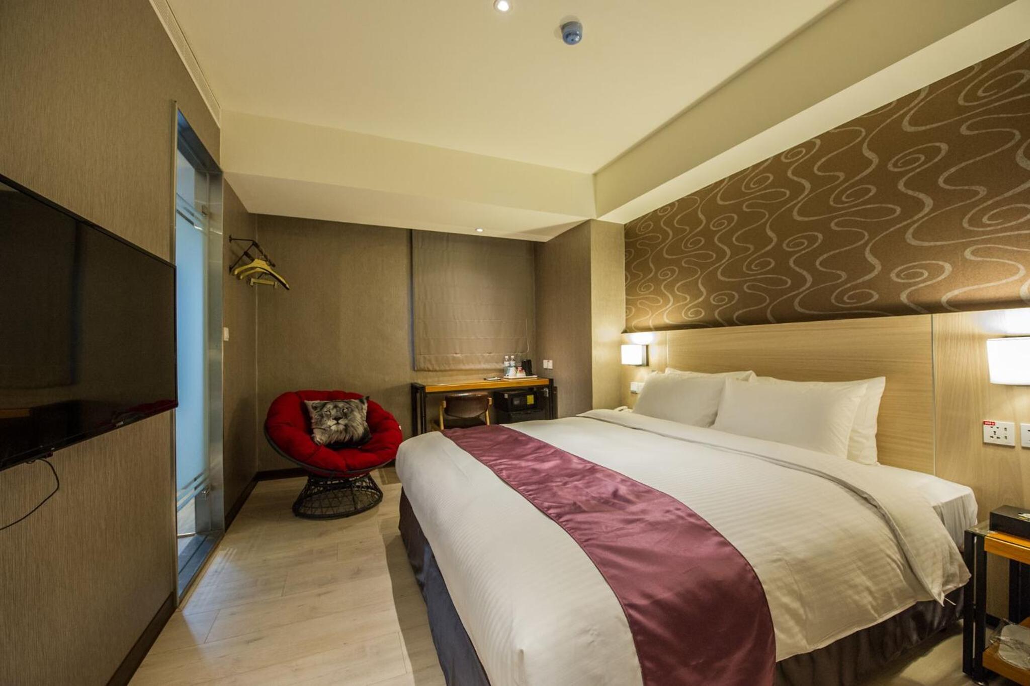 Deluxe Queen Room