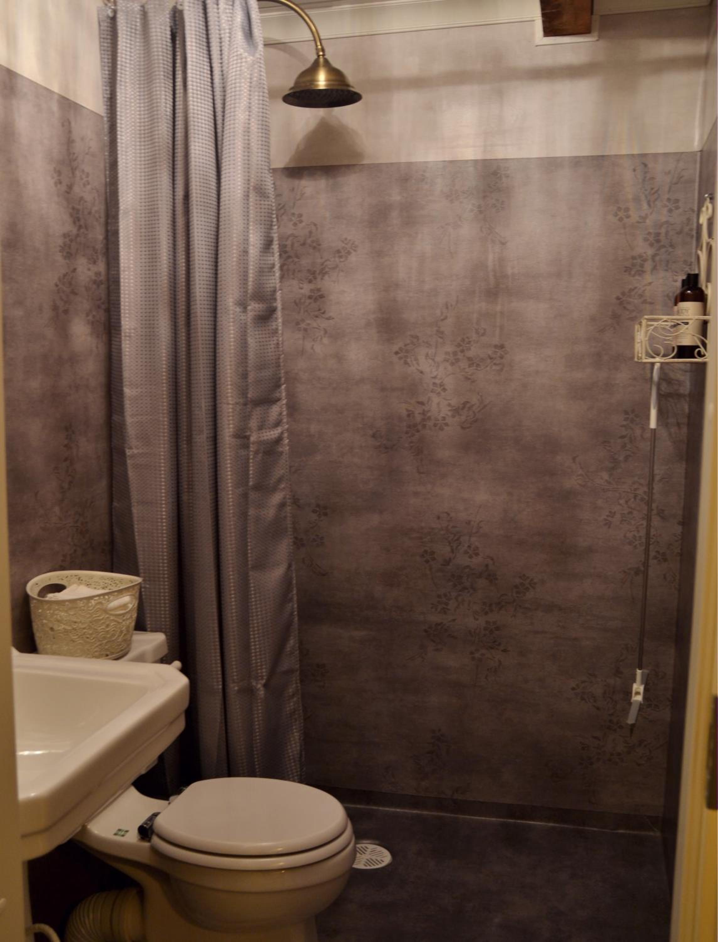 Twin Room with Shared Bathroom photo 3