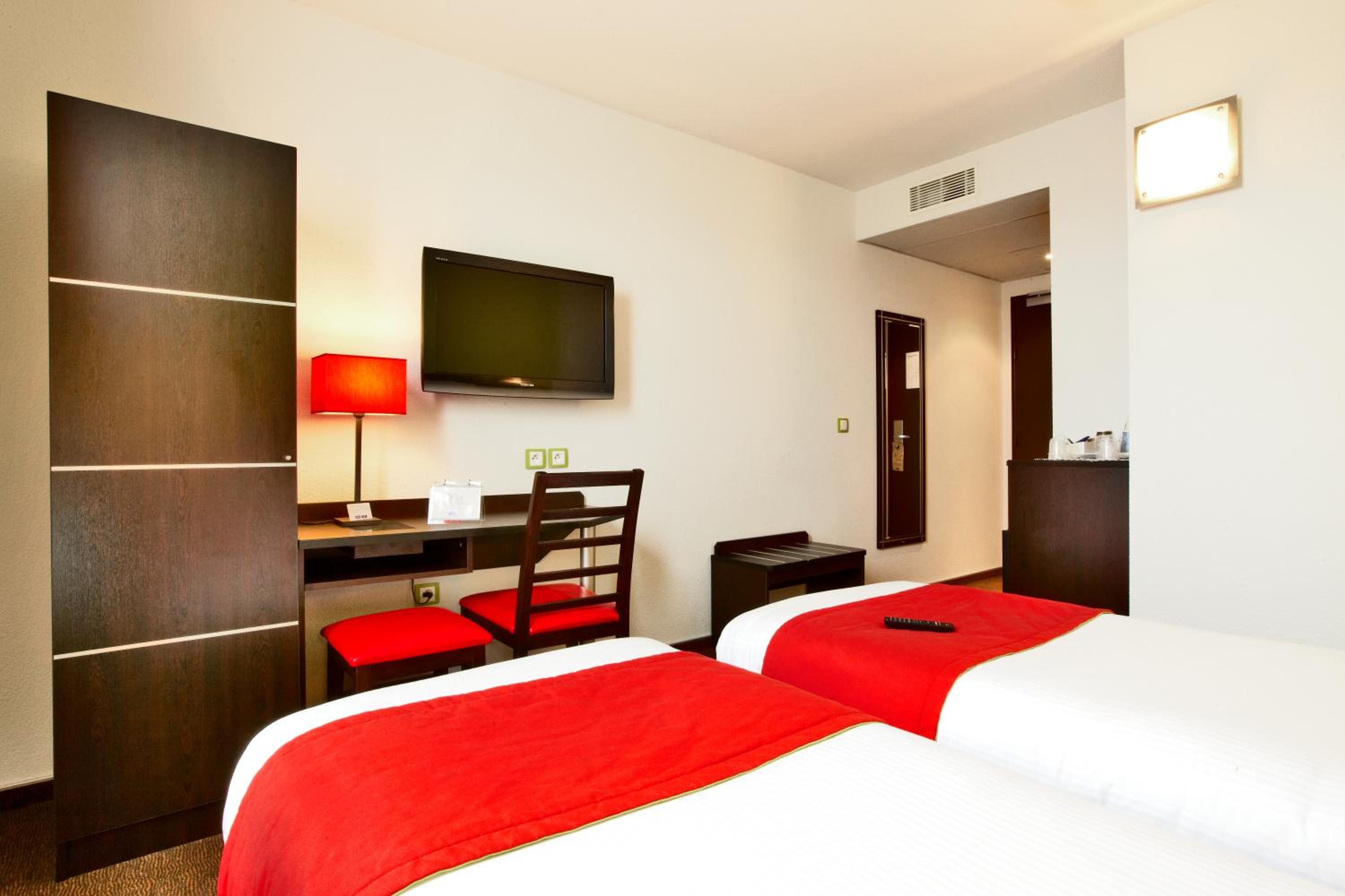Twin Room - Photo 6