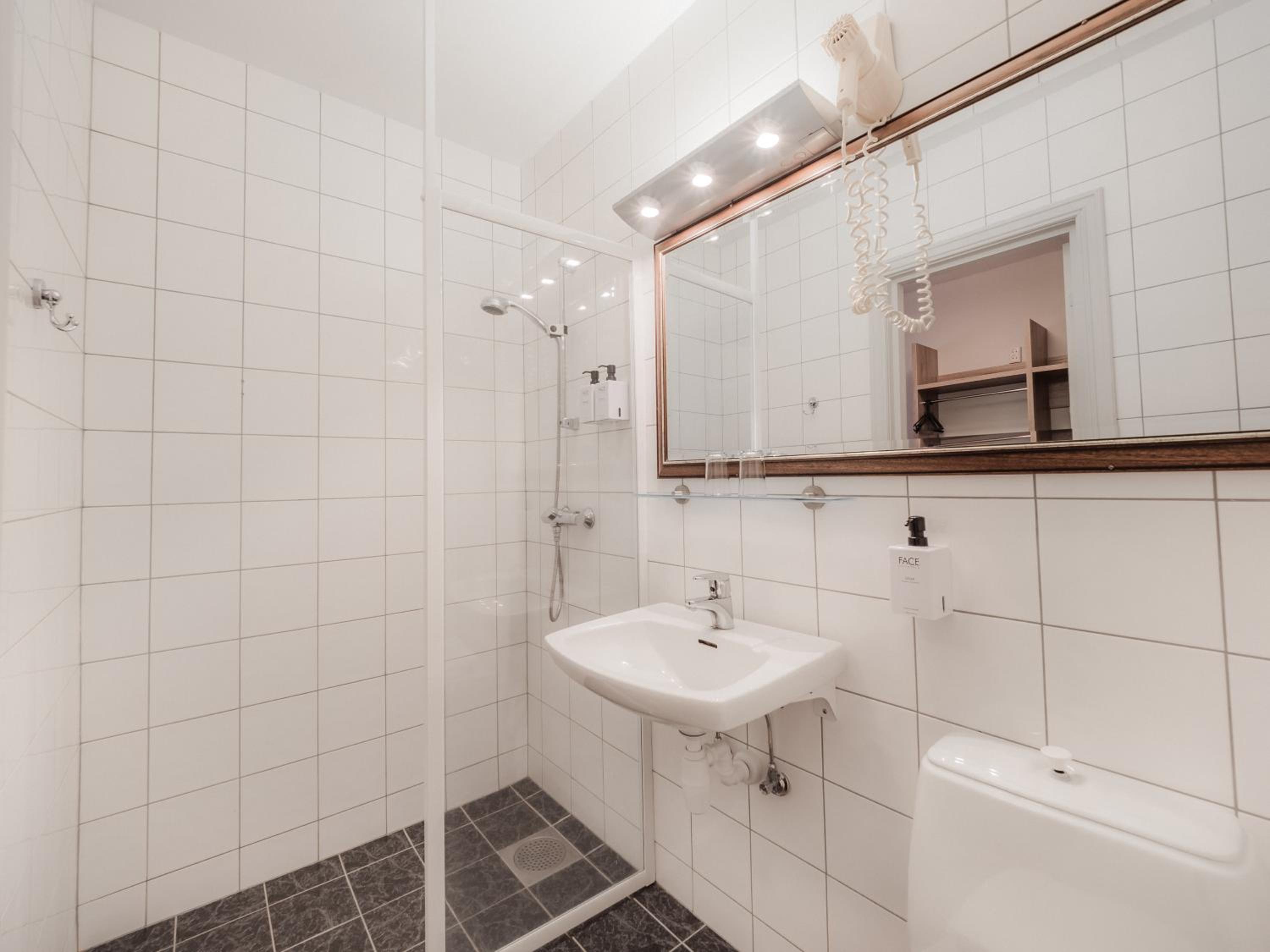 Single Room photo 3