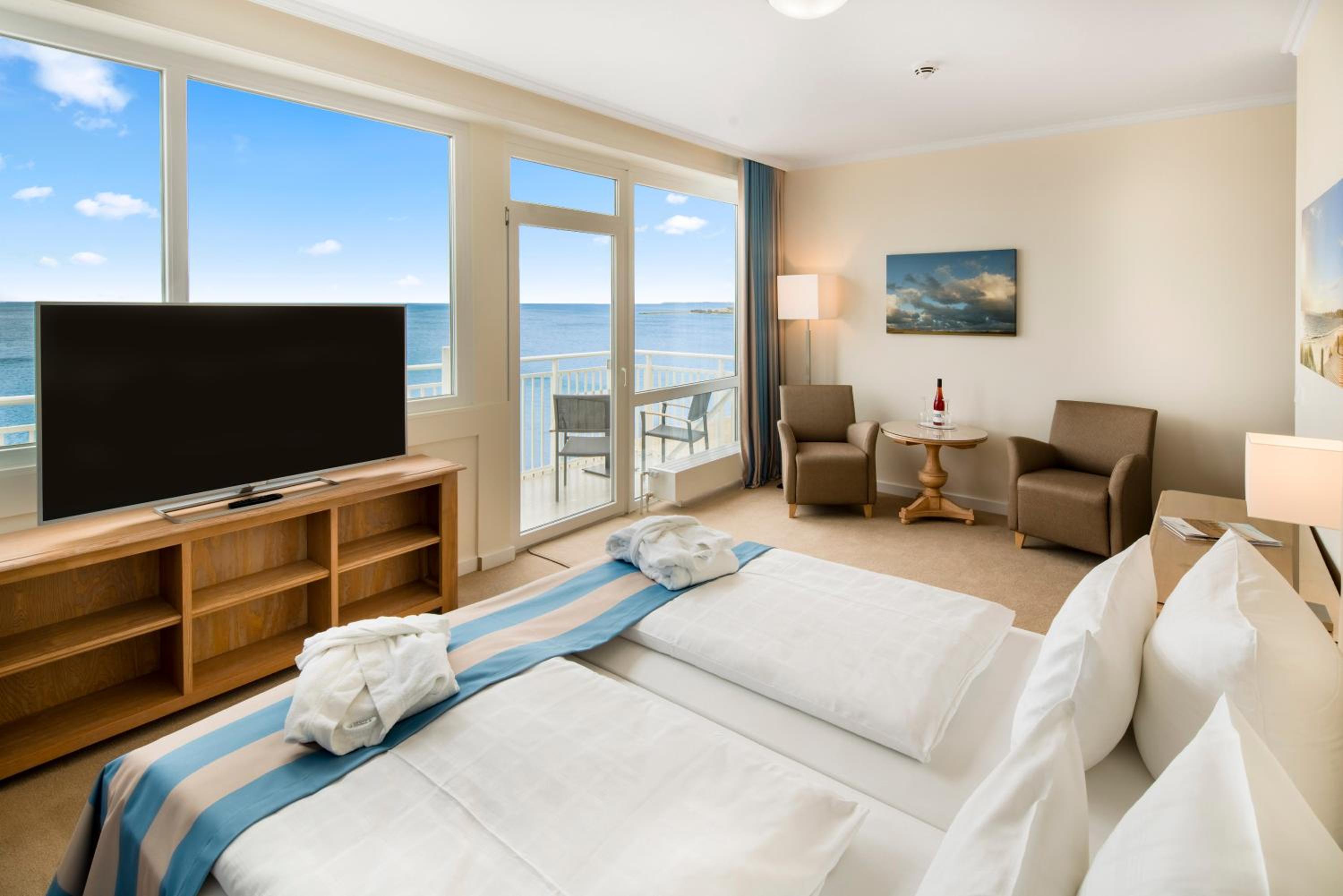 Deluxe Double Room with Sea View photo 3