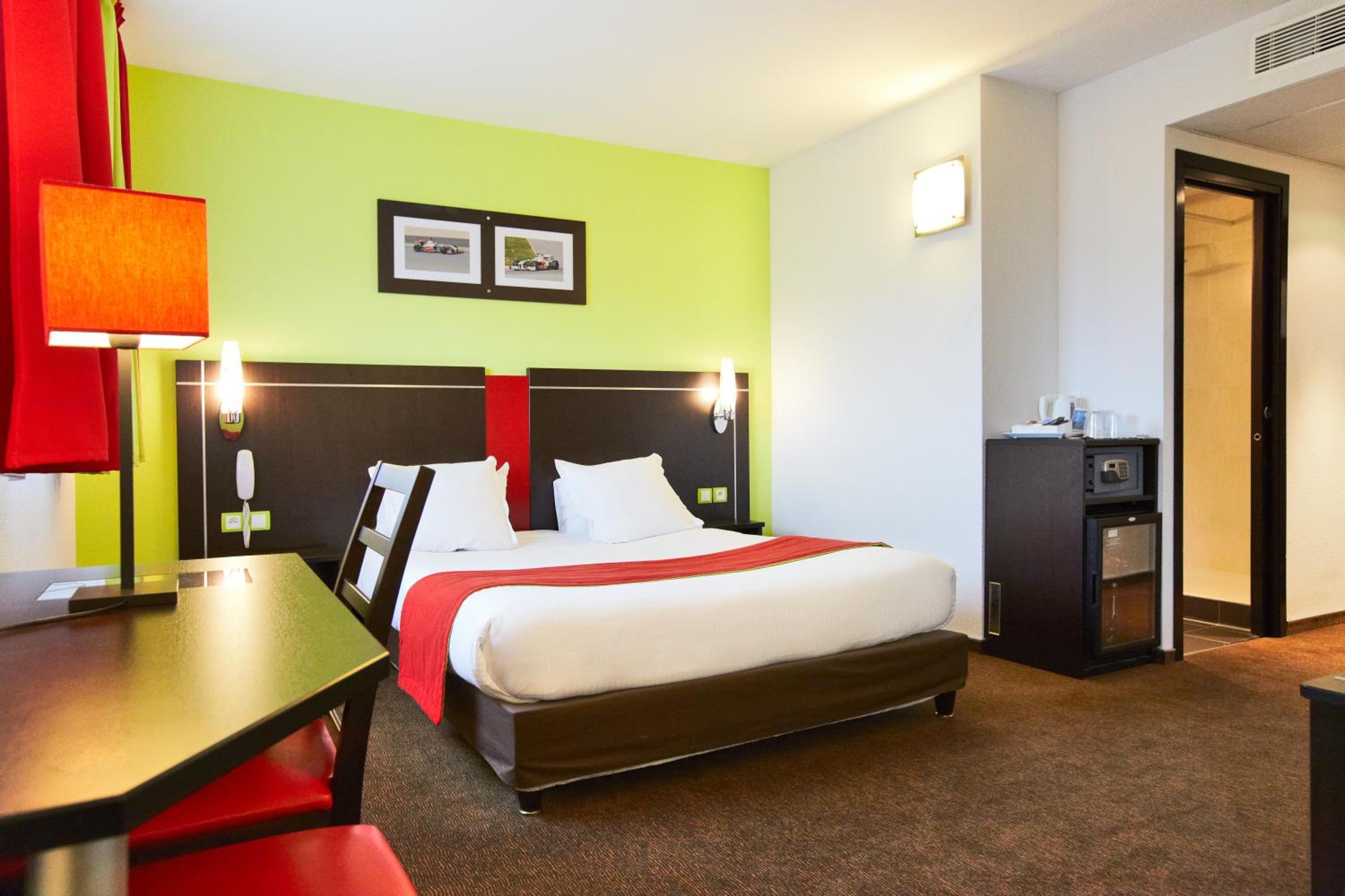 Double Room - Photo 5