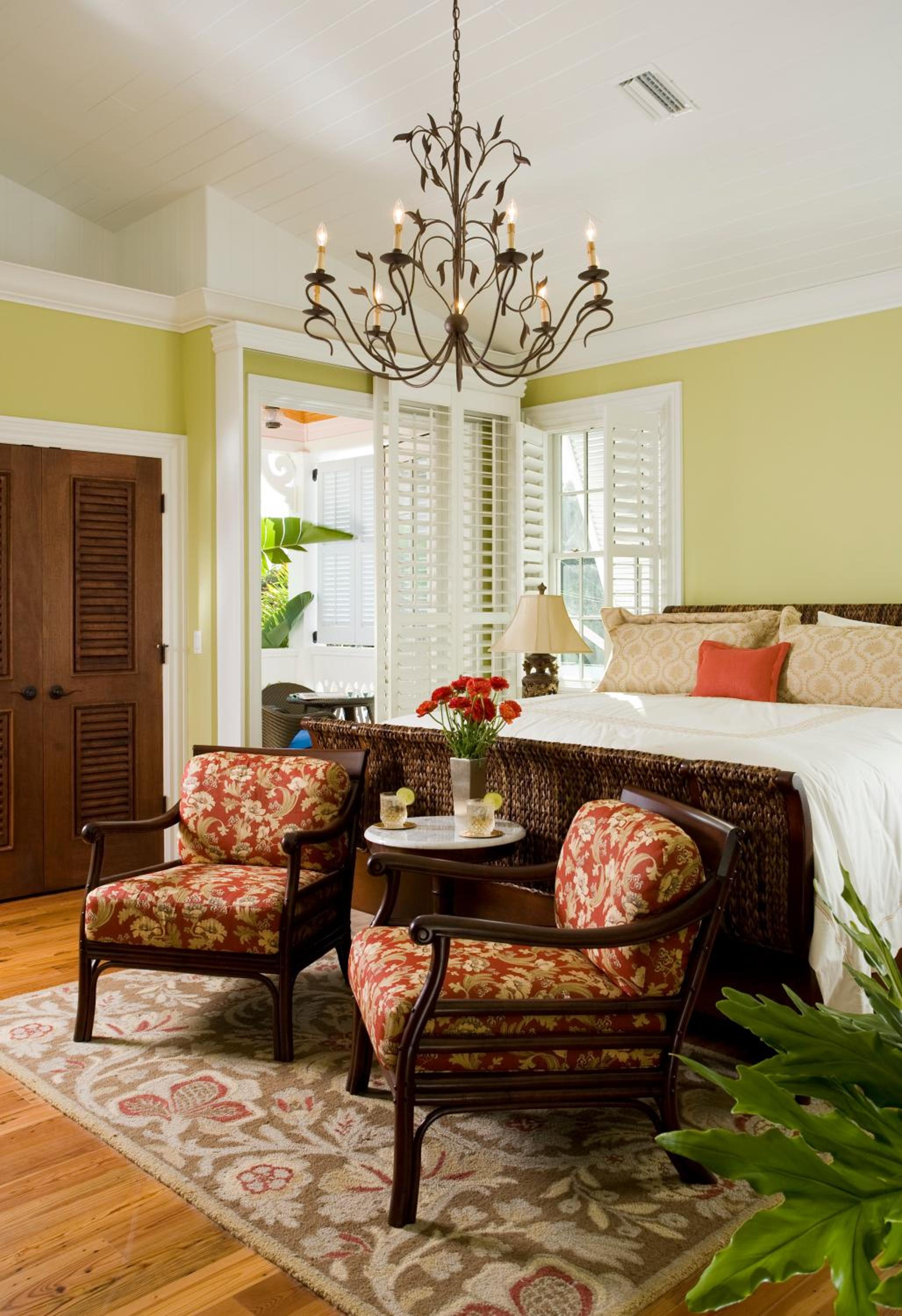 King Room with Pool View and Balcony