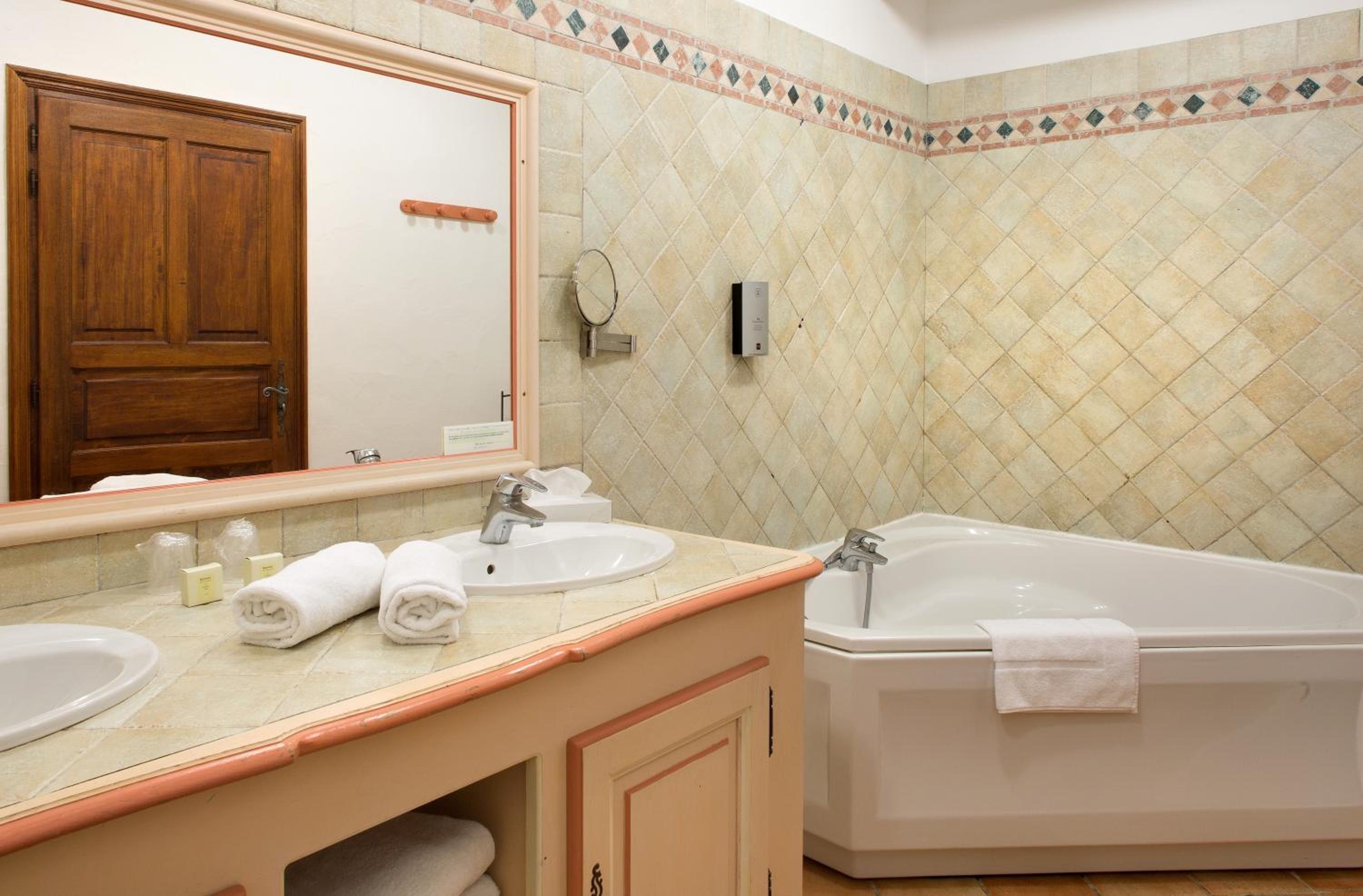 Mediterranean twin Room - Photo 3