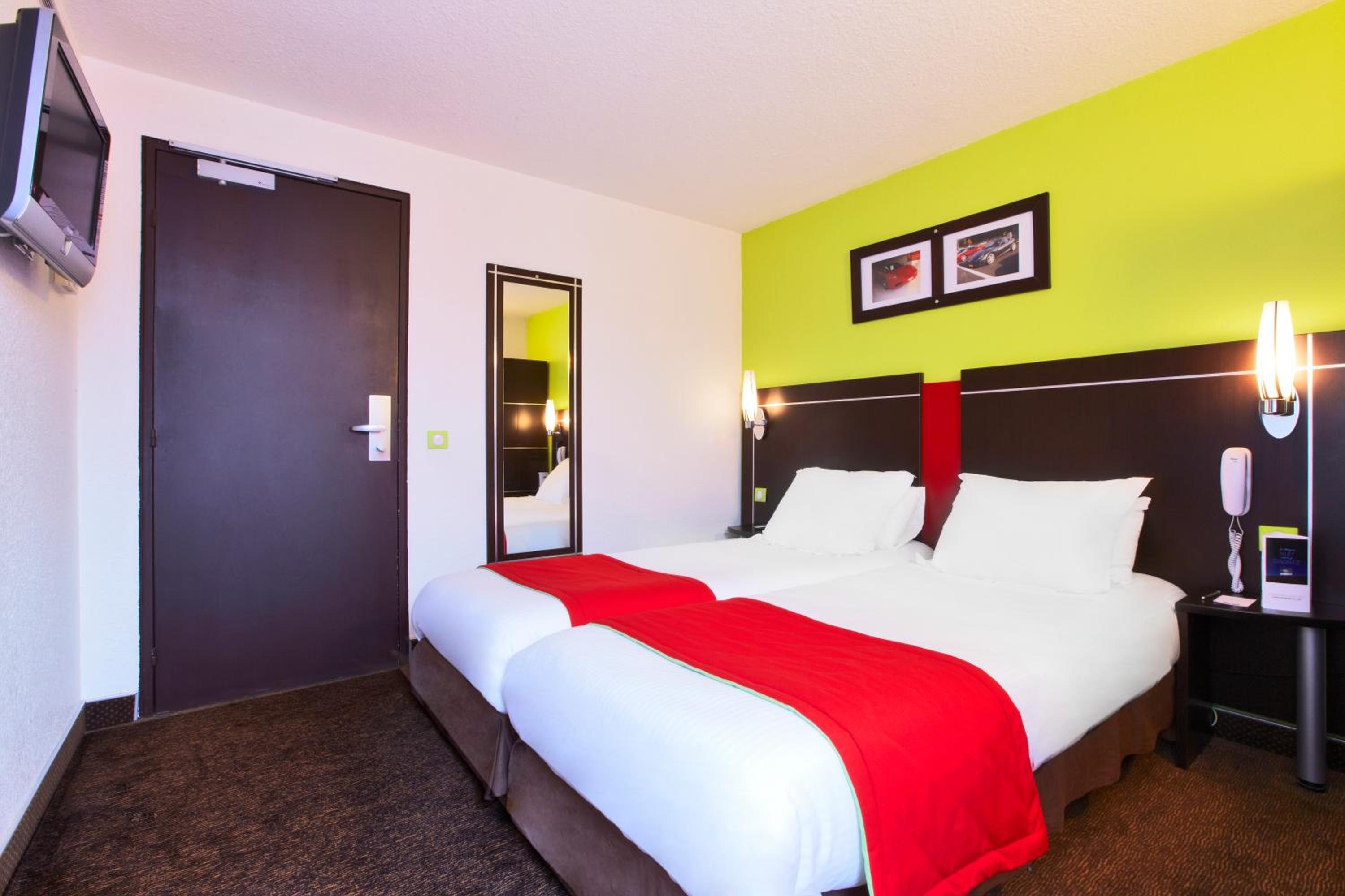 Twin Room with Access to Sauna included photo 2