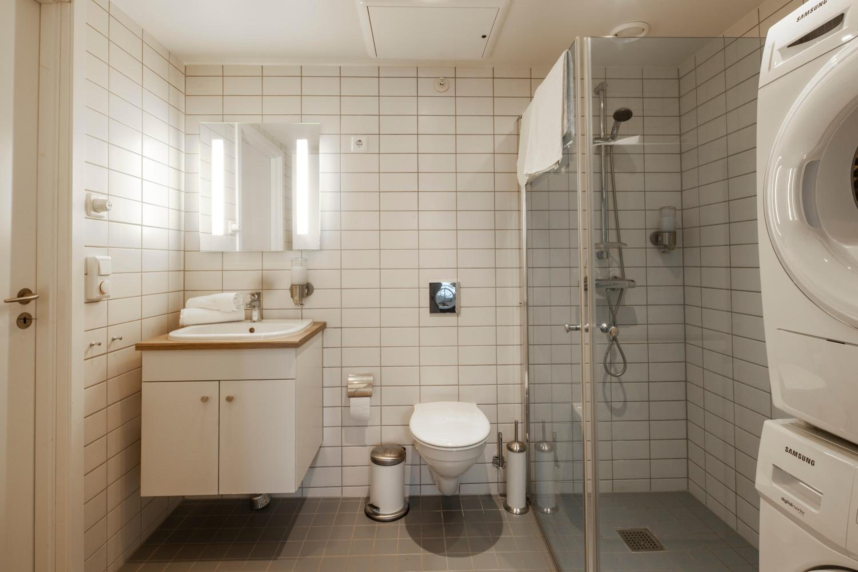Two-Bedroom Apartment with Balcony photo 1
