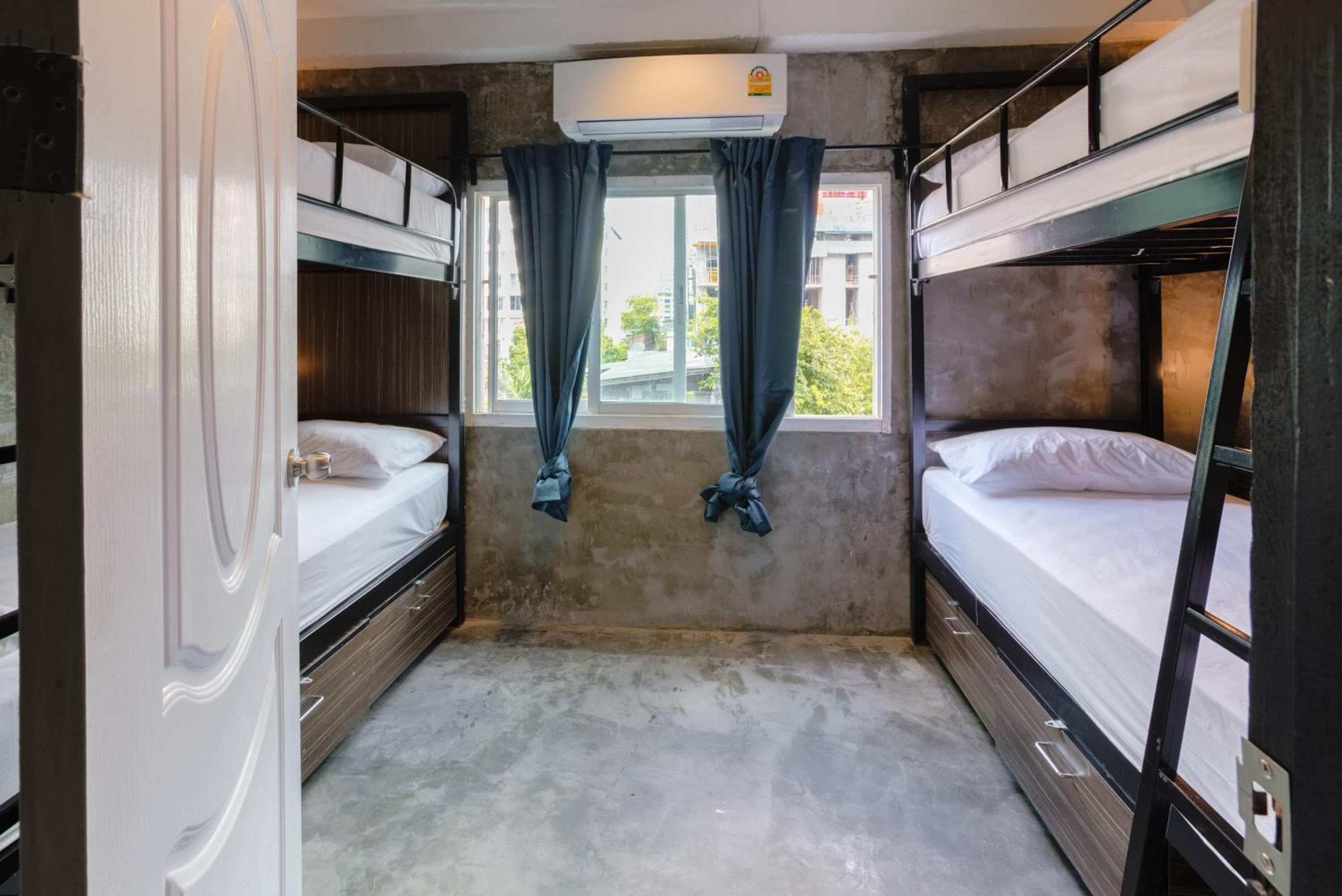 Bed in 4-Bed Dormitory Room photo 2