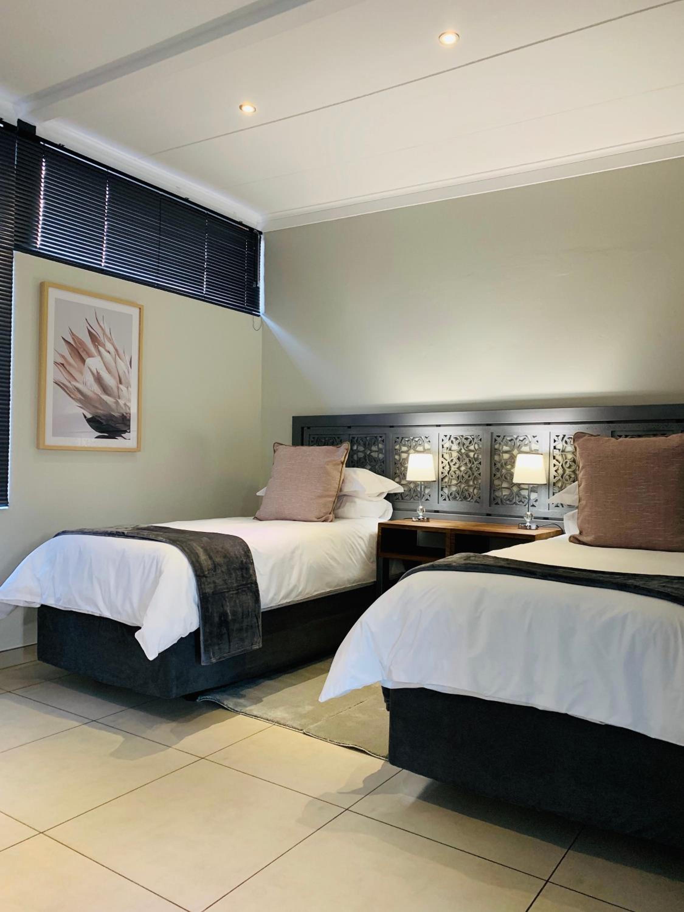 Deluxe Double or Twin Room - Photo 15