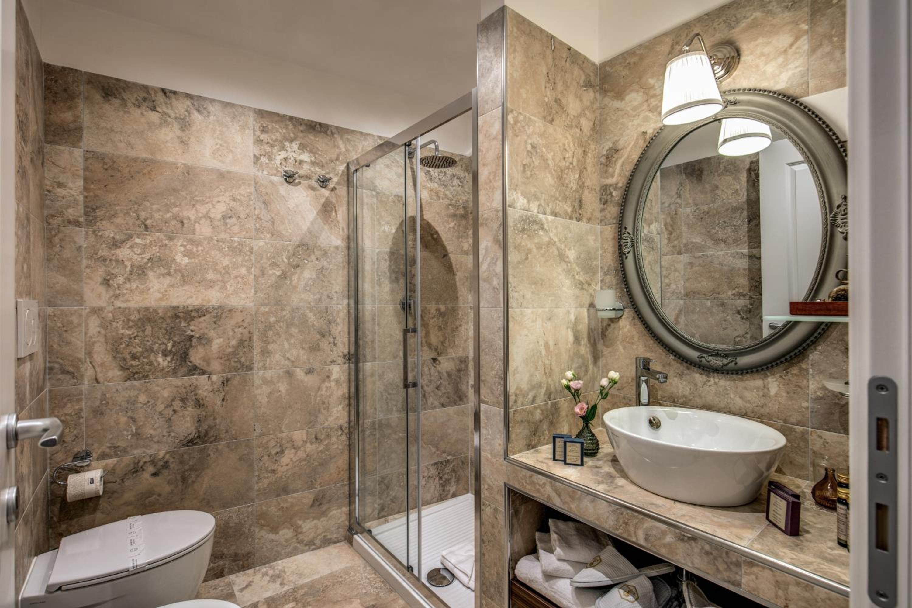 Deluxe Double or Twin Room photo 2