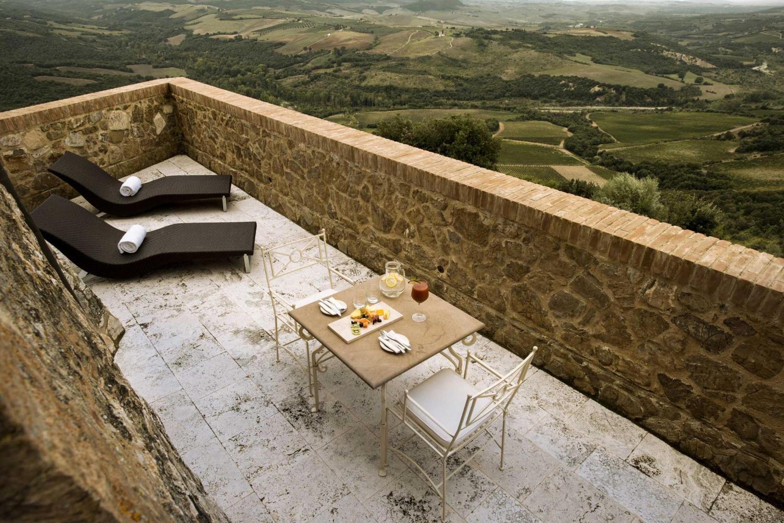Suite with Terrace - Photo 13
