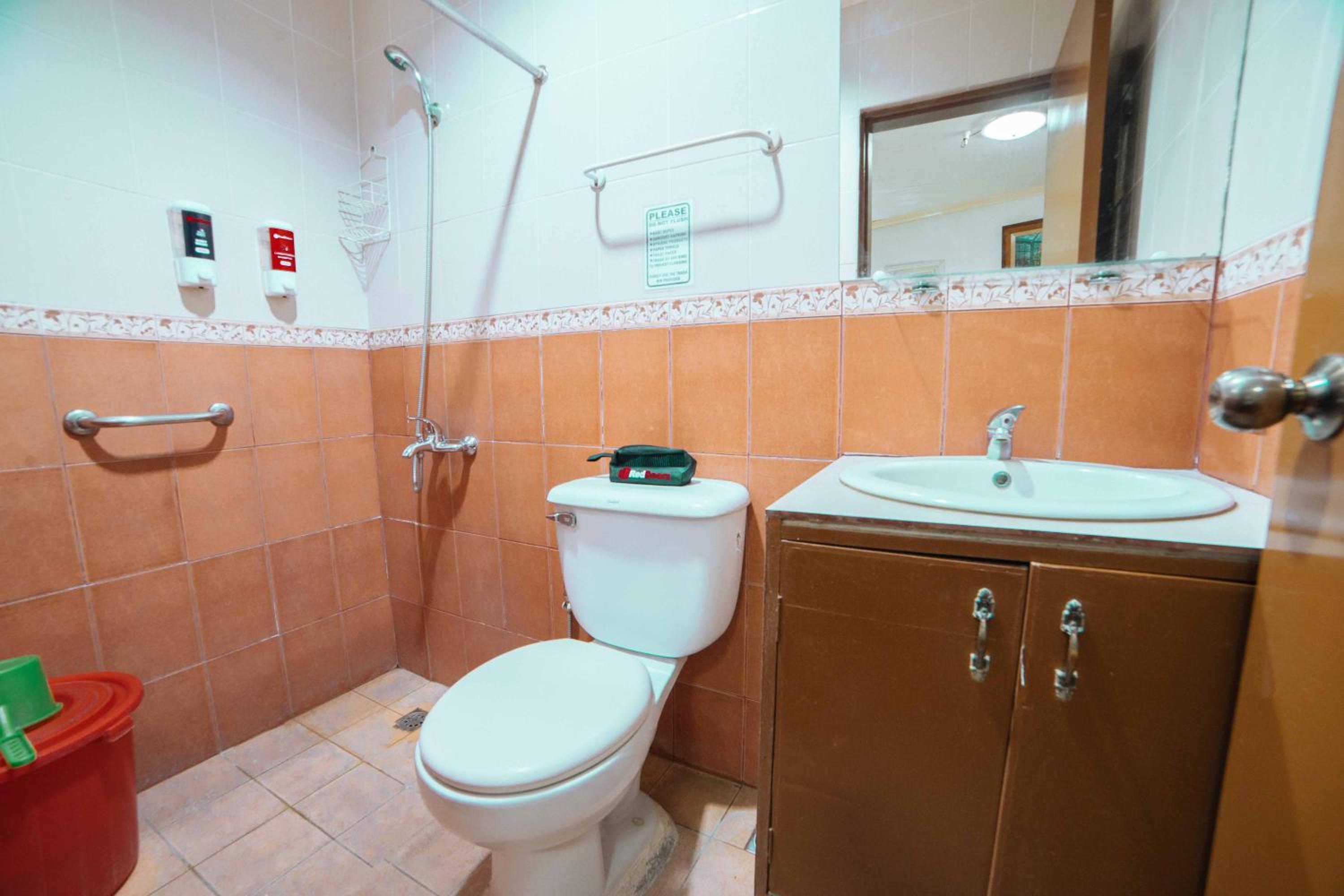 Double Room - Photo 13