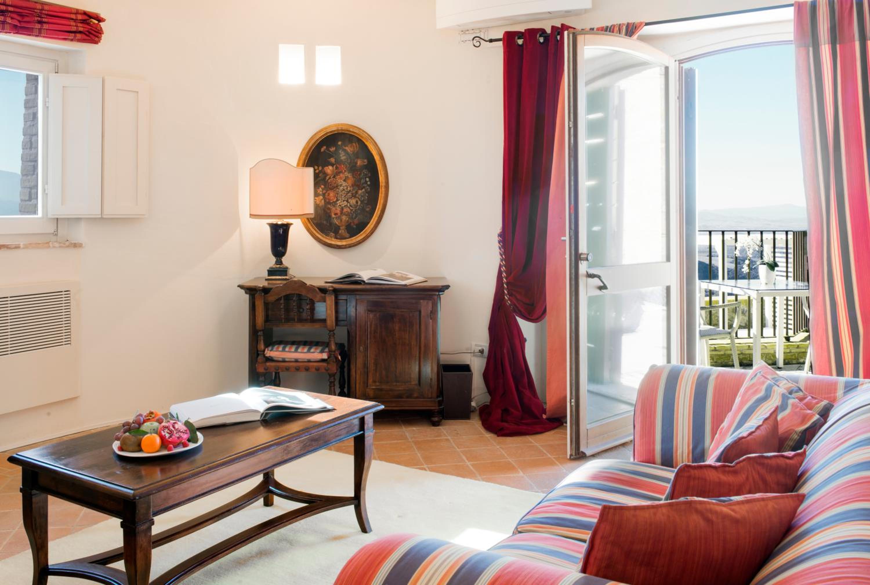 Junior Suite with Terrace - Photo 13