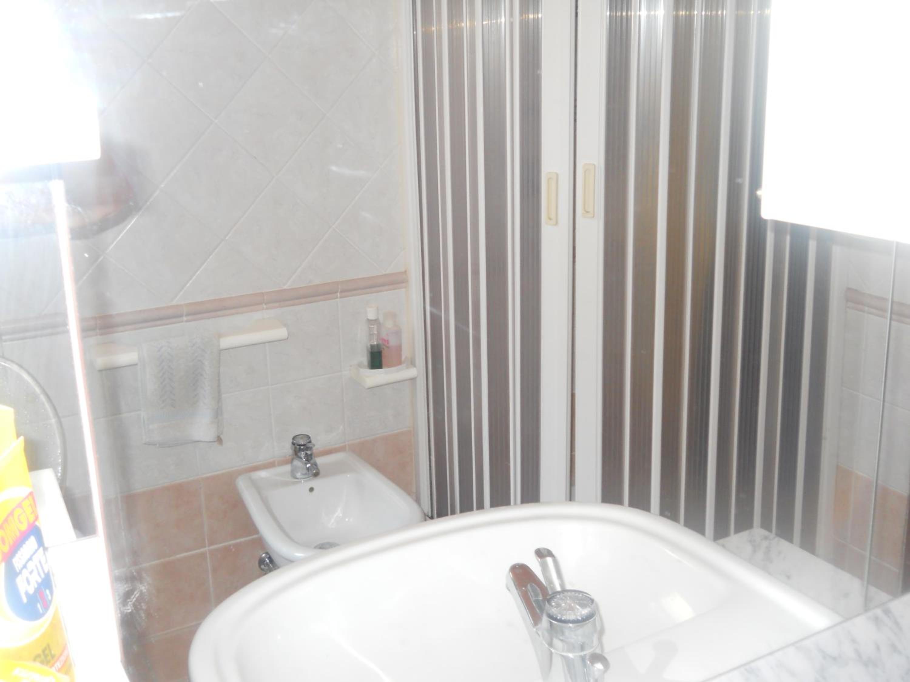 Family Room with Private Bathroom - Photo 10
