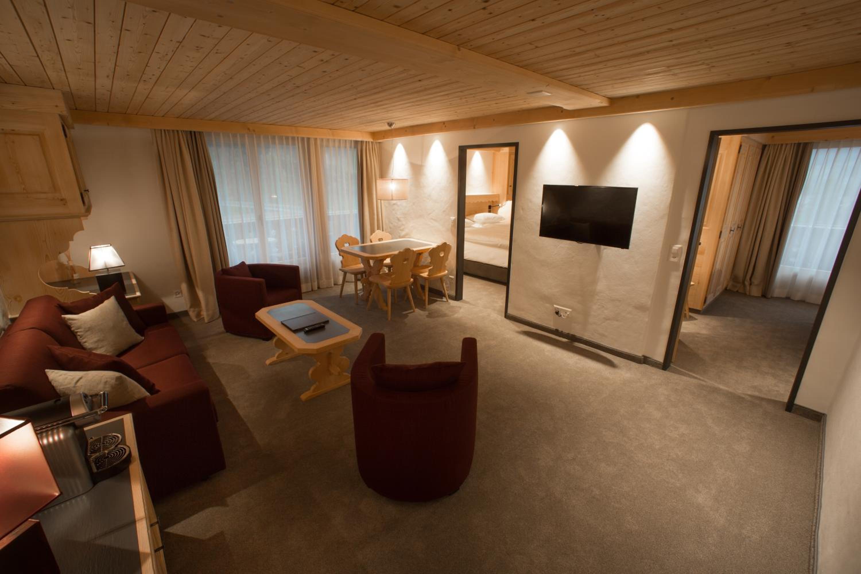 Two-Bedroom Suite - Photo 5