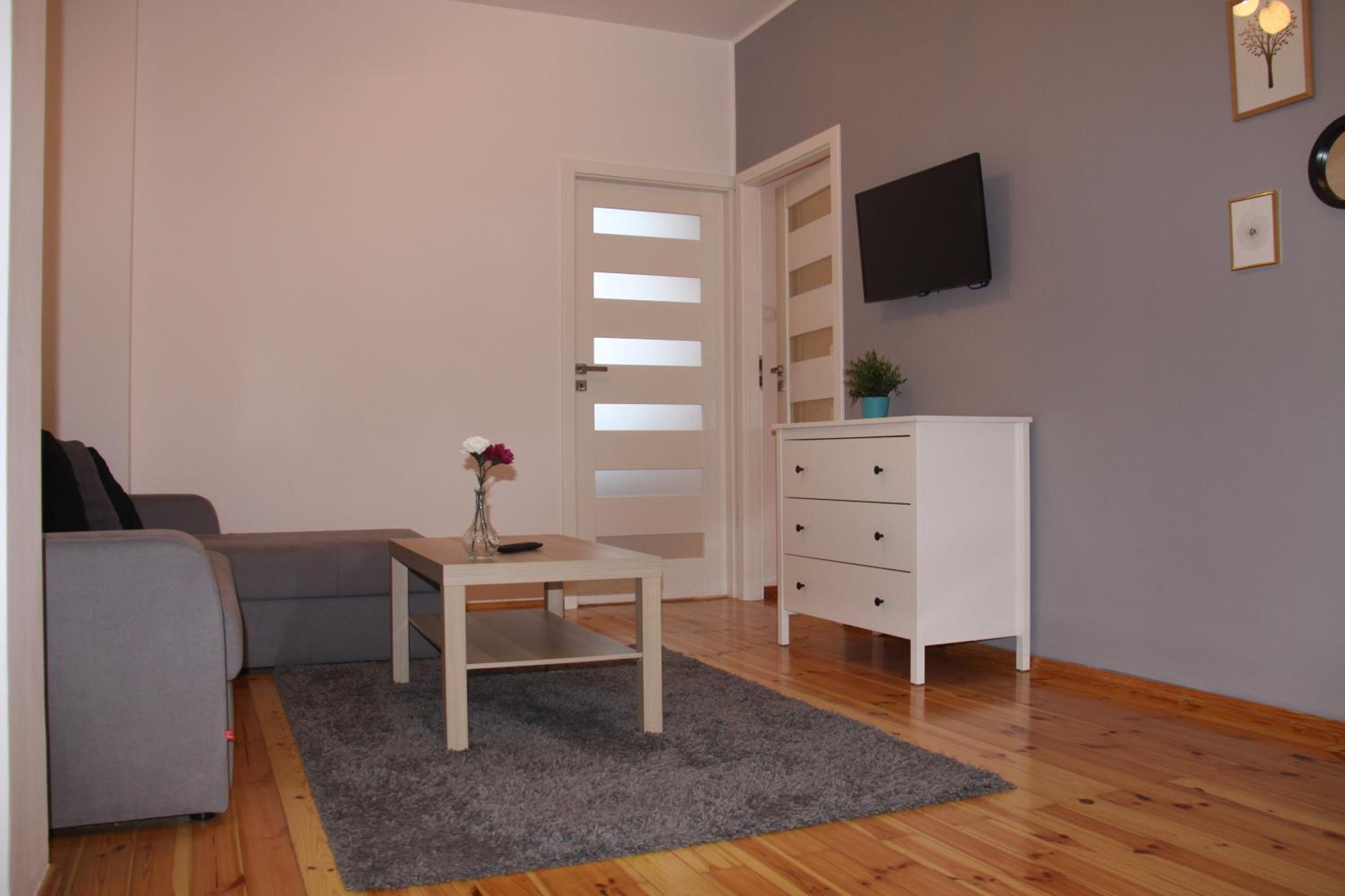Two-Bedroom Apartment - Photo 3
