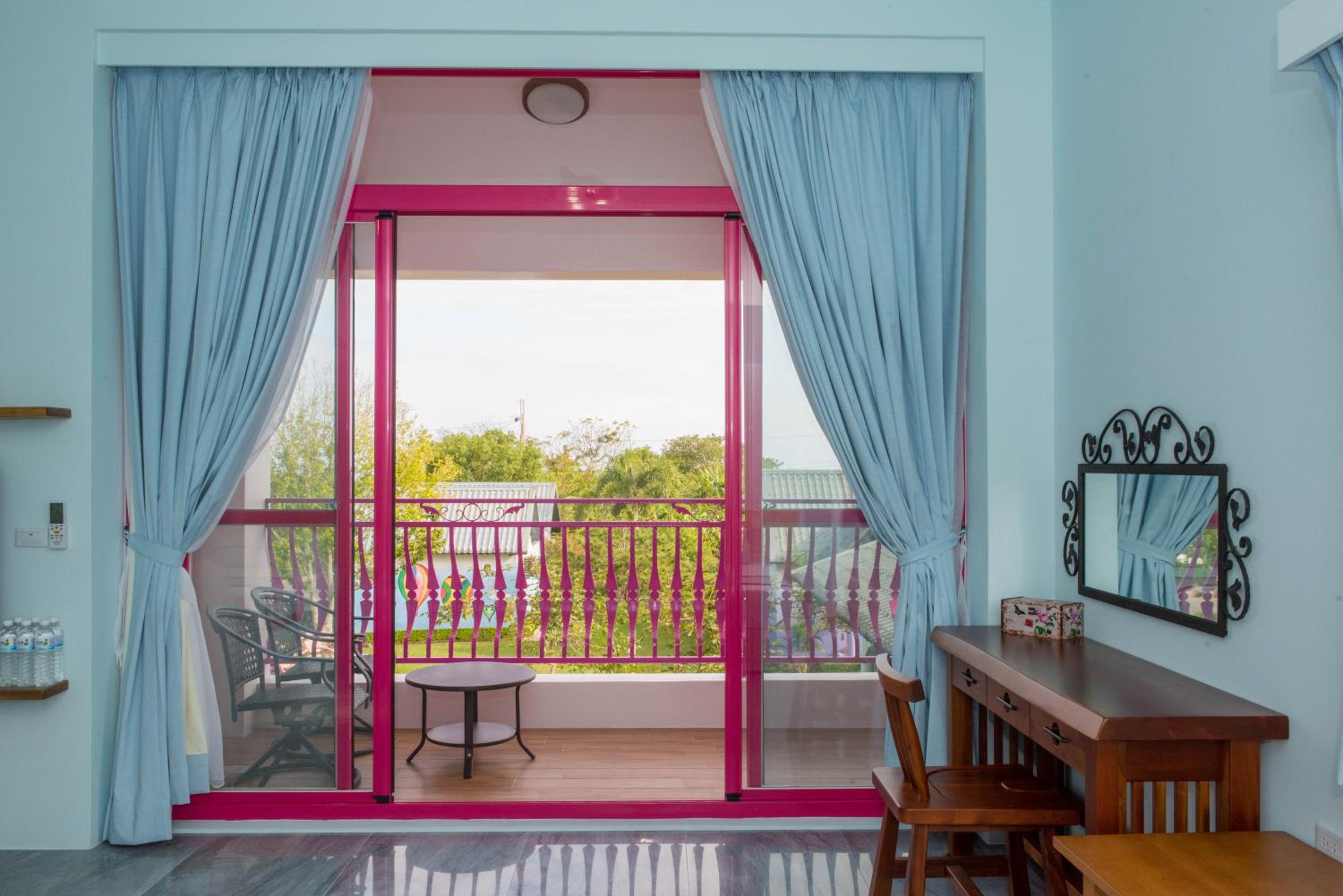 Quadruple Room with Garden View photo 3