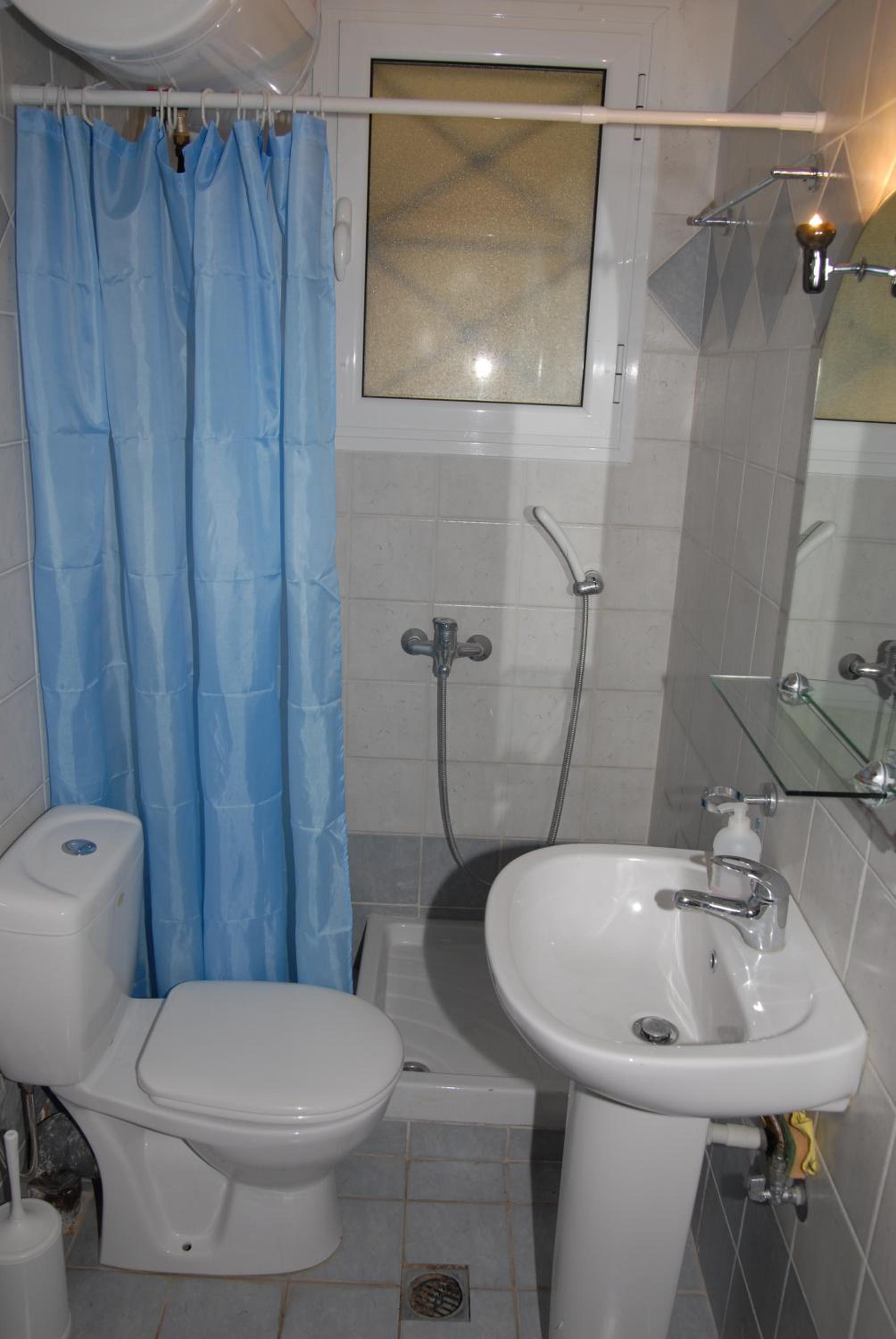 Studio (3 Adults) photo 2