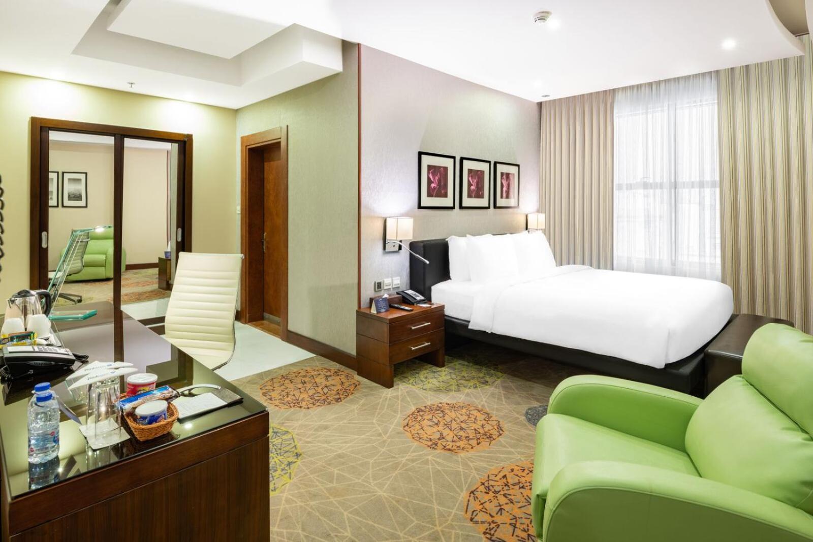 Premium Room with City View - Photo 5
