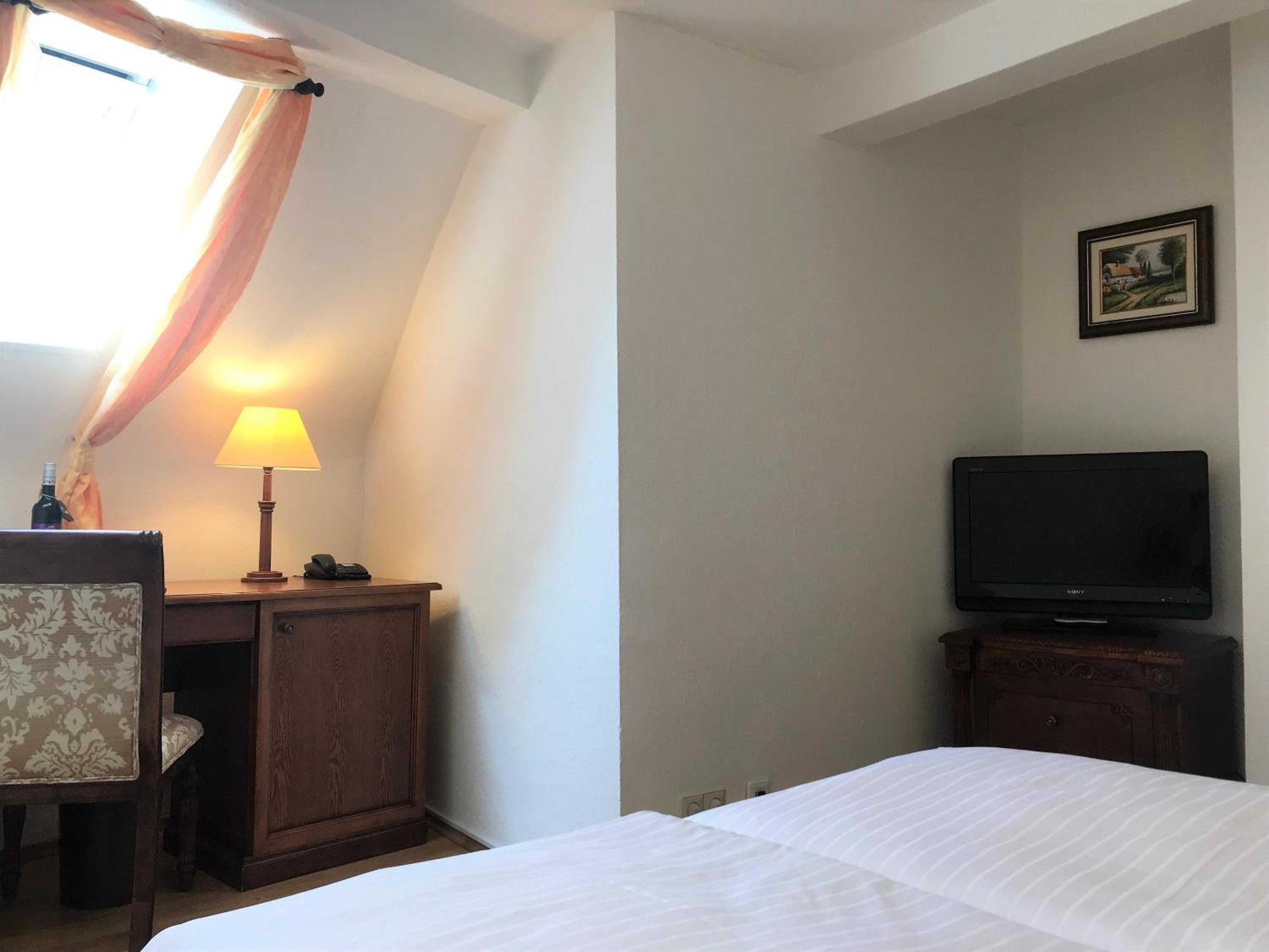 Triple Room with Bath photo 3