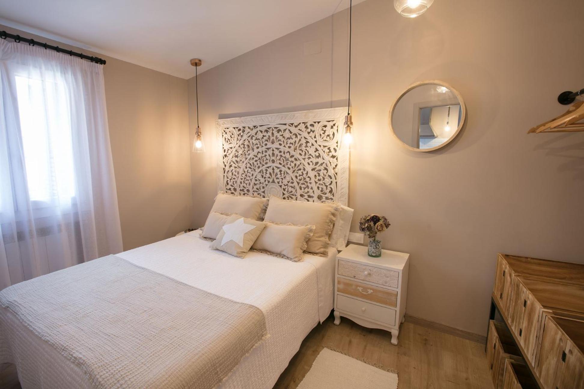 One-Bedroom Apartment - Photo 1