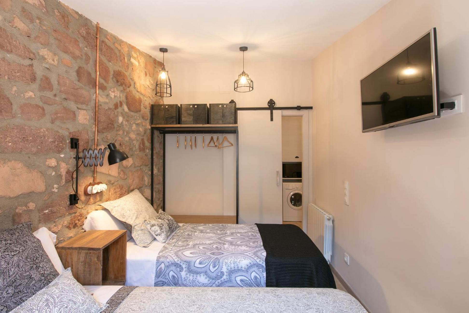 Two-Bedroom Apartment - Photo 3