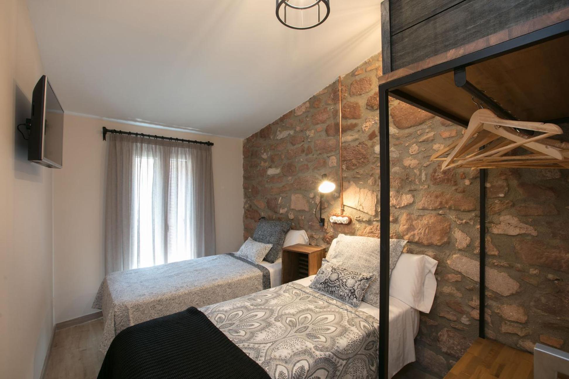 Two-Bedroom Apartment - Photo 2