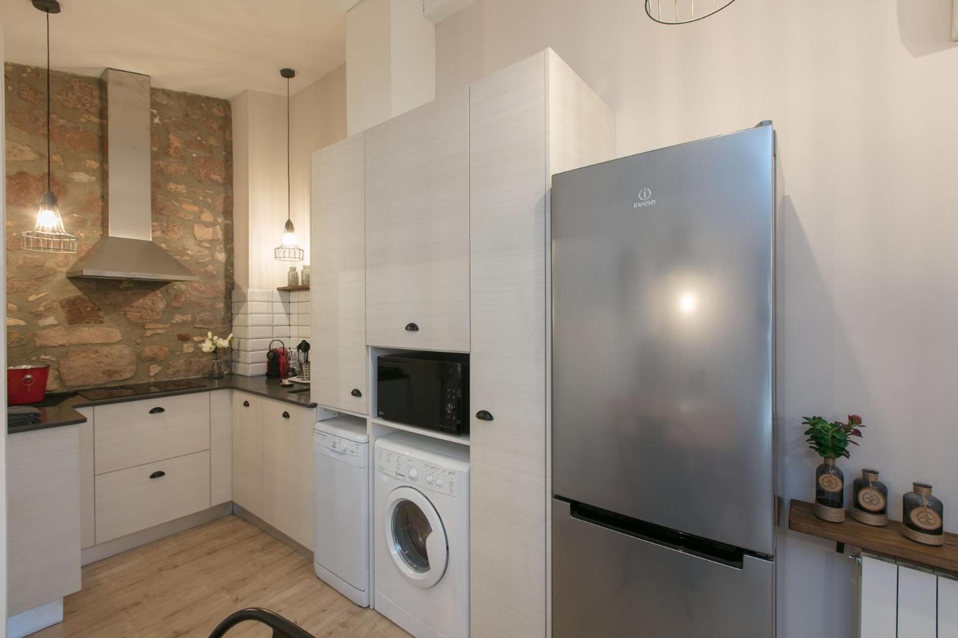 Two-Bedroom Apartment - Photo 5